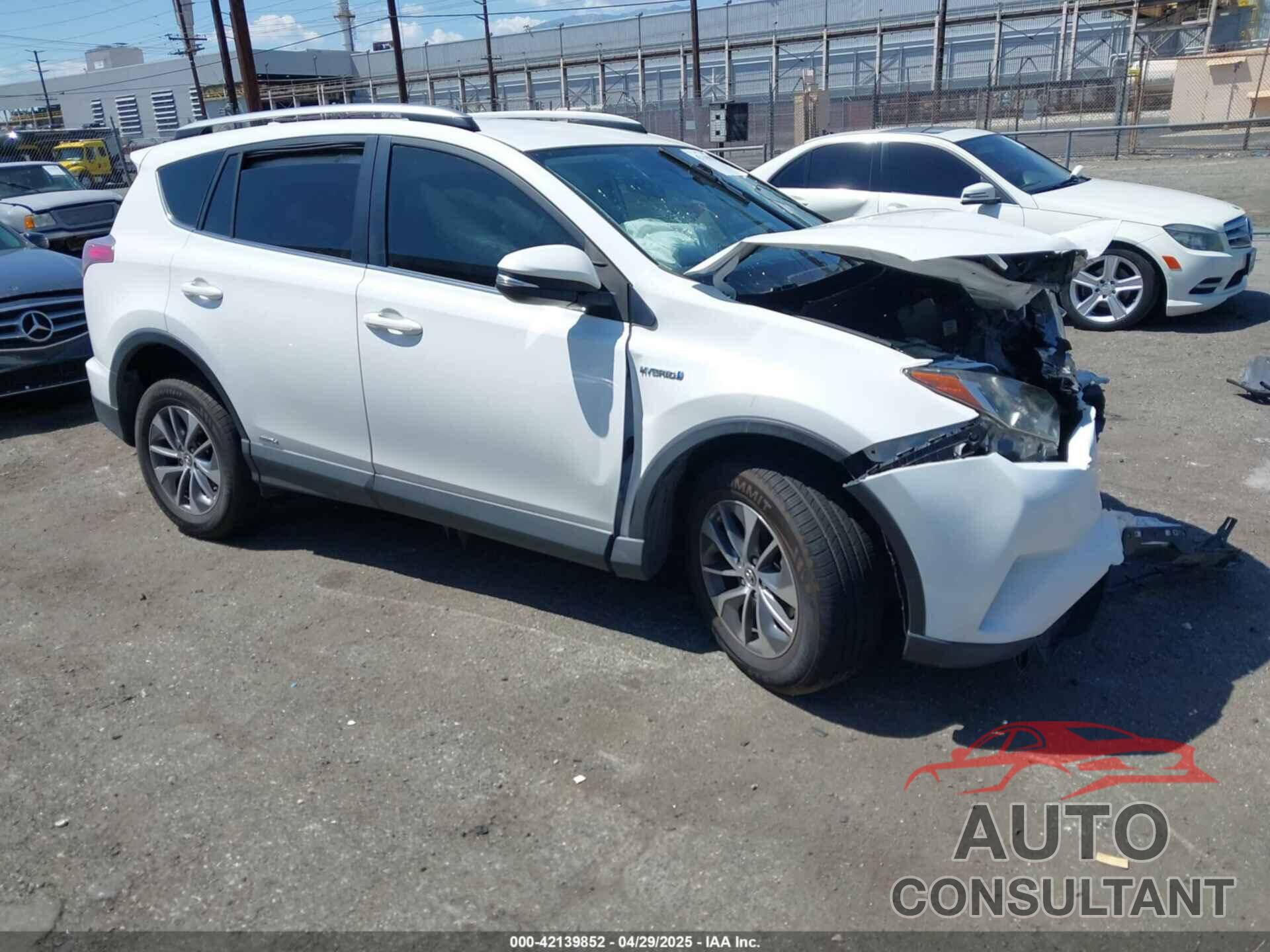 TOYOTA RAV4 HYBRID 2018 - JTMRJREV8JD191352