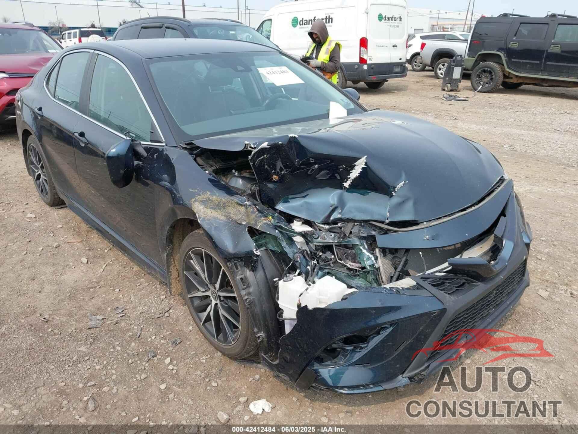 TOYOTA CAMRY 2021 - 4T1T11BKXMU020152