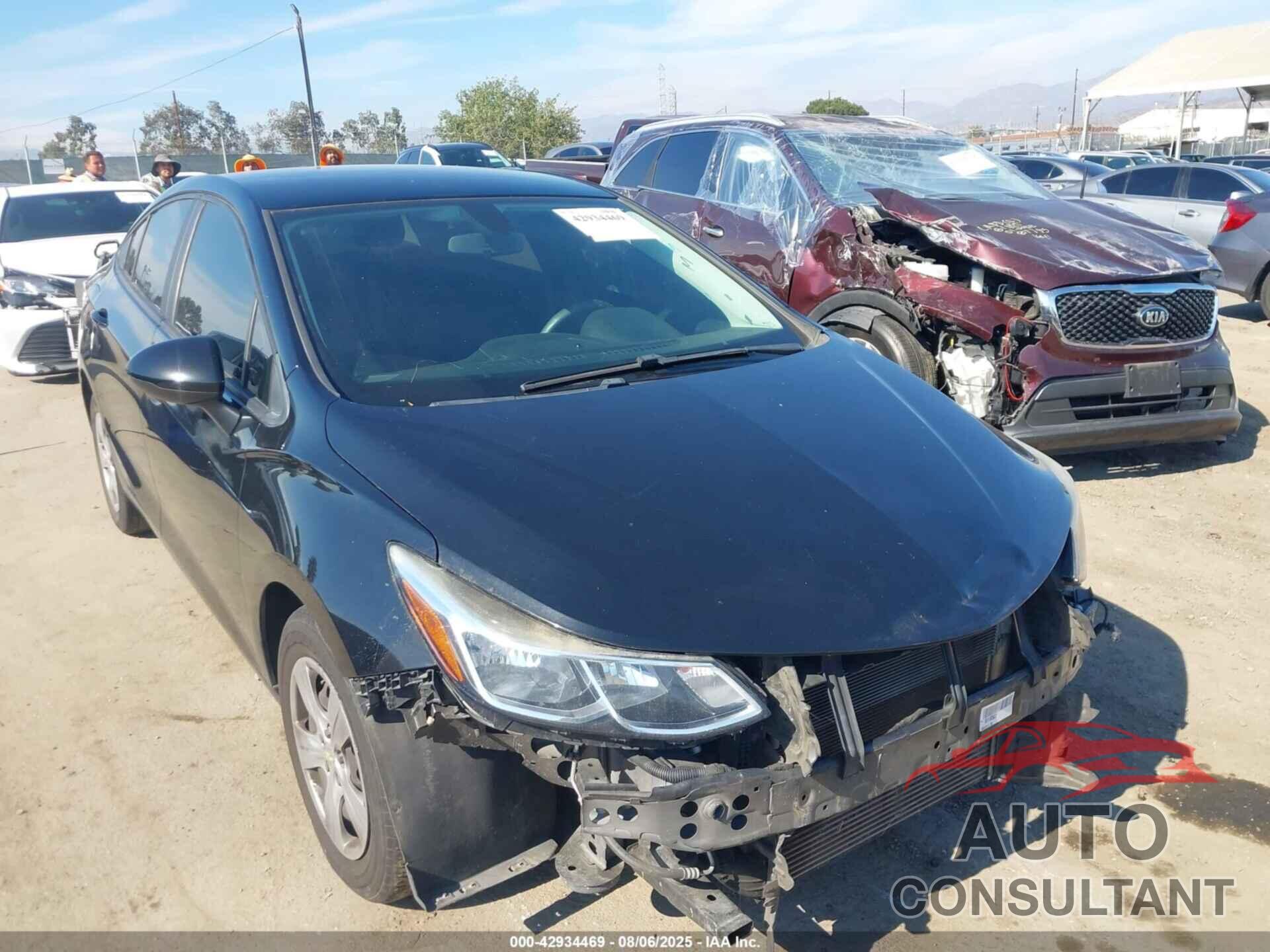 CHEVROLET CRUZE 2018 - 1G1BC5SM8J7192542