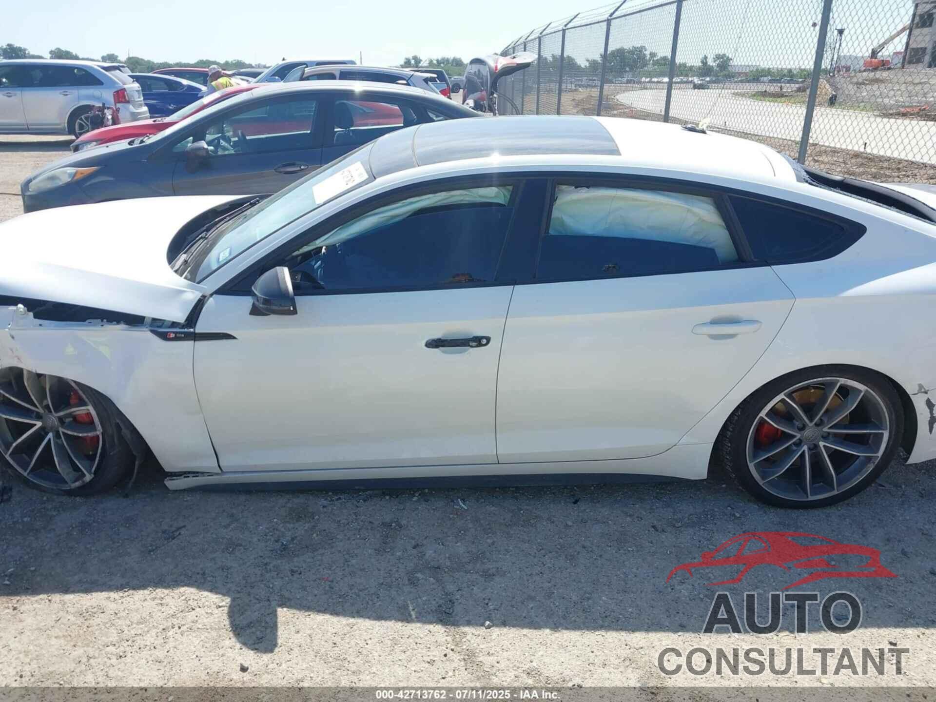 AUDI A5 2019 - WAUDNCF50KA068638