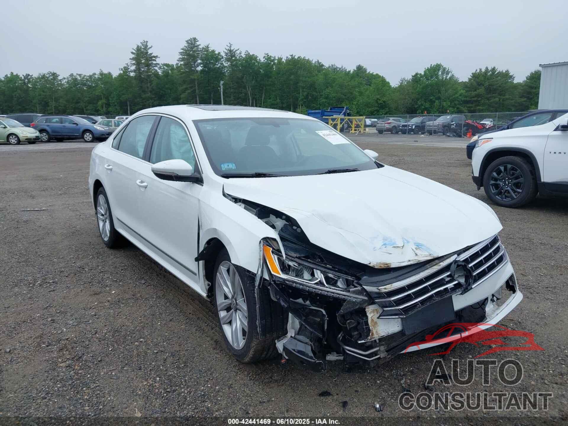 VOLKSWAGEN PASSAT 2017 - 1VWGT7A30HC000658