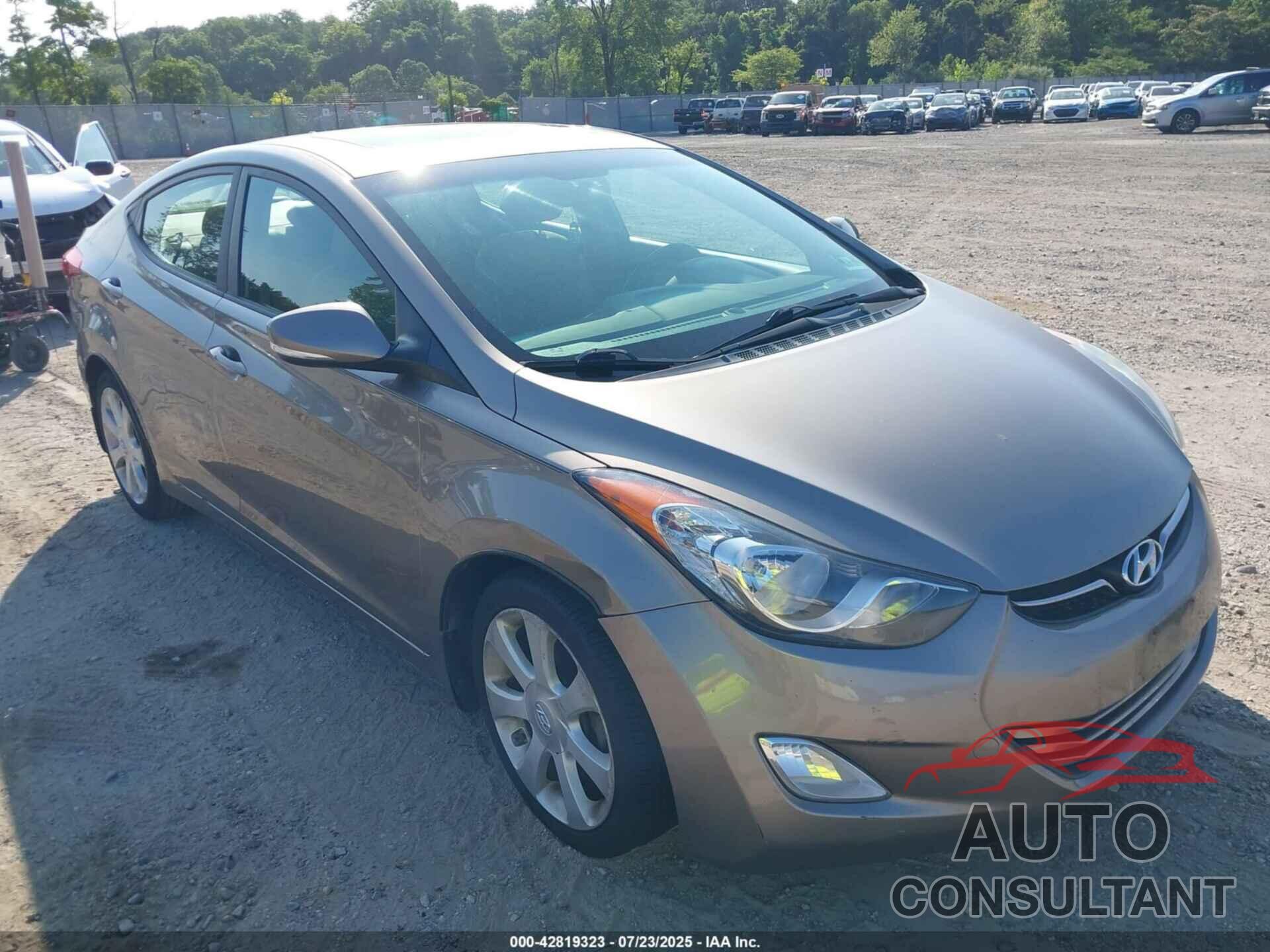HYUNDAI ELANTRA 2013 - 5NPDH4AE3DH240275