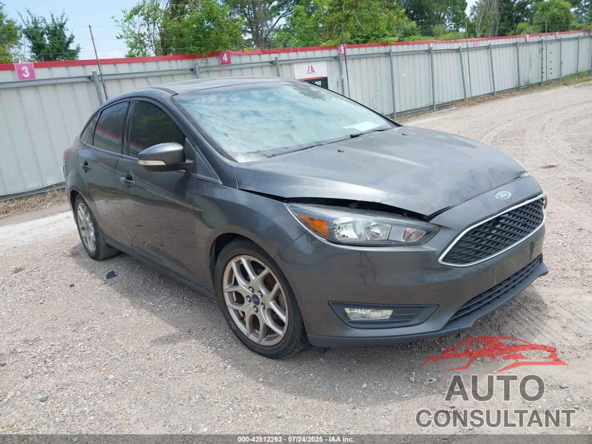 FORD FOCUS 2015 - 1FADP3F20FL319371