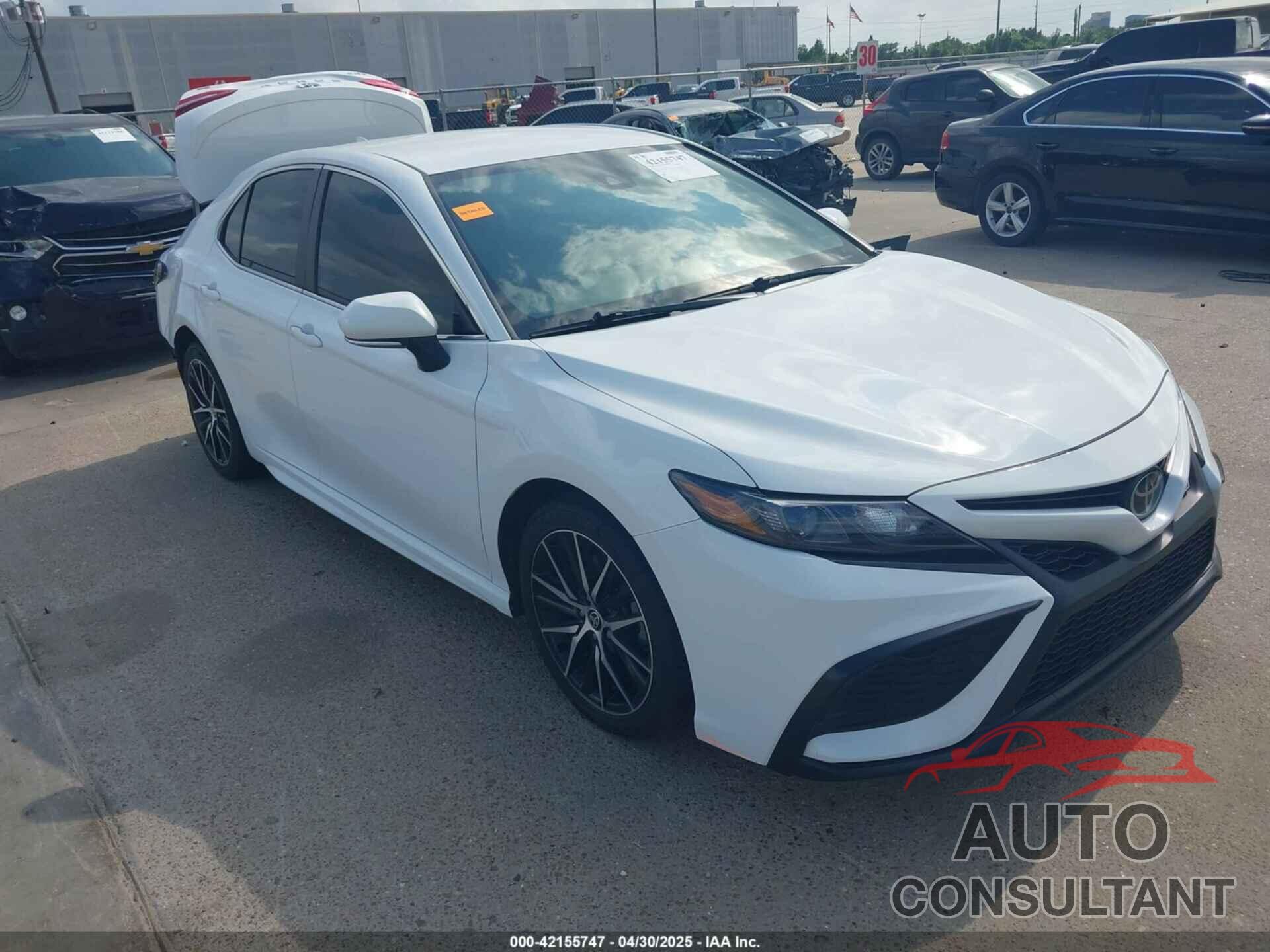 TOYOTA CAMRY 2023 - 4T1G11AK0PU739255