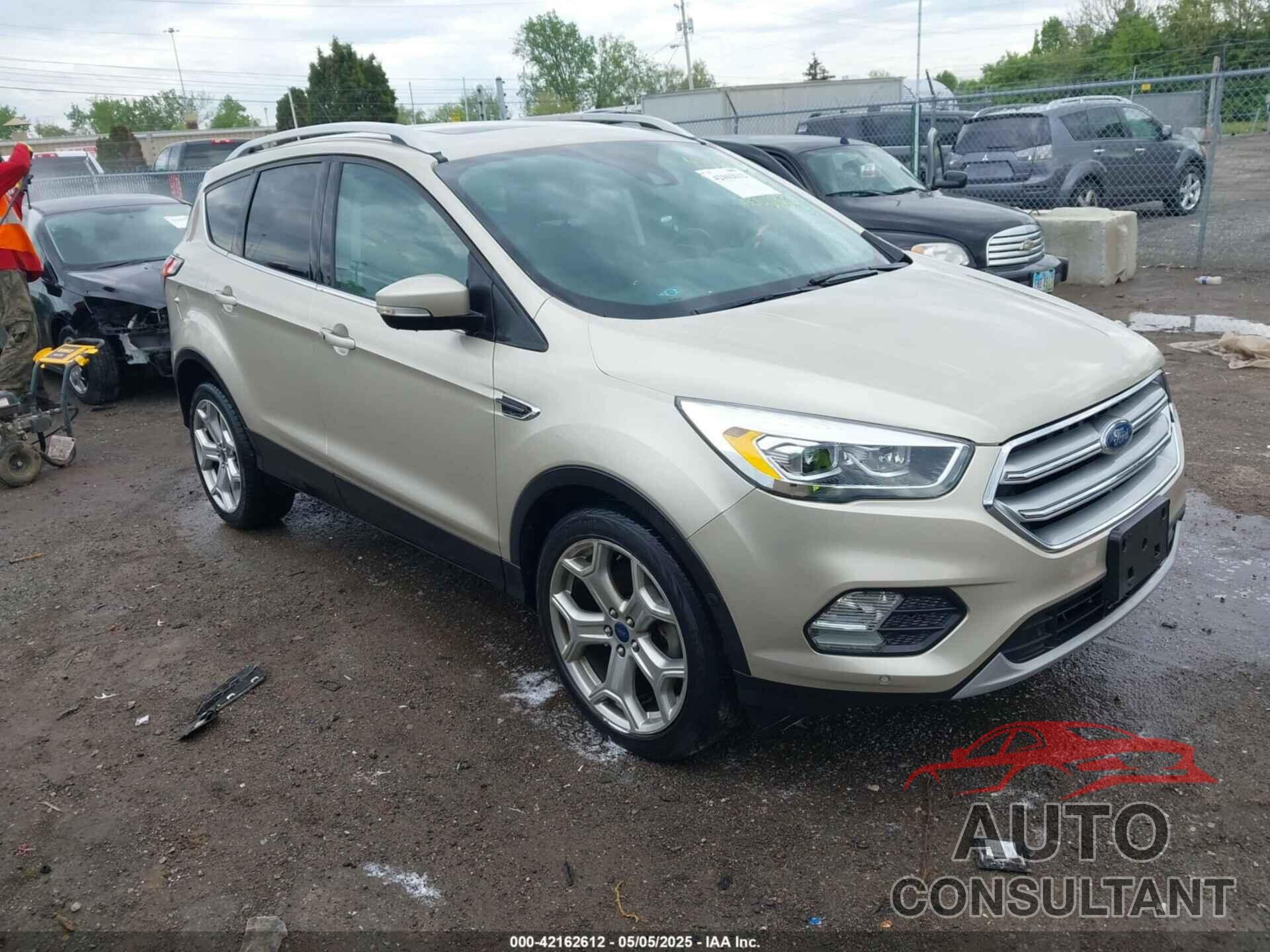 FORD ESCAPE 2017 - 1FMCU0JD5HUB15132