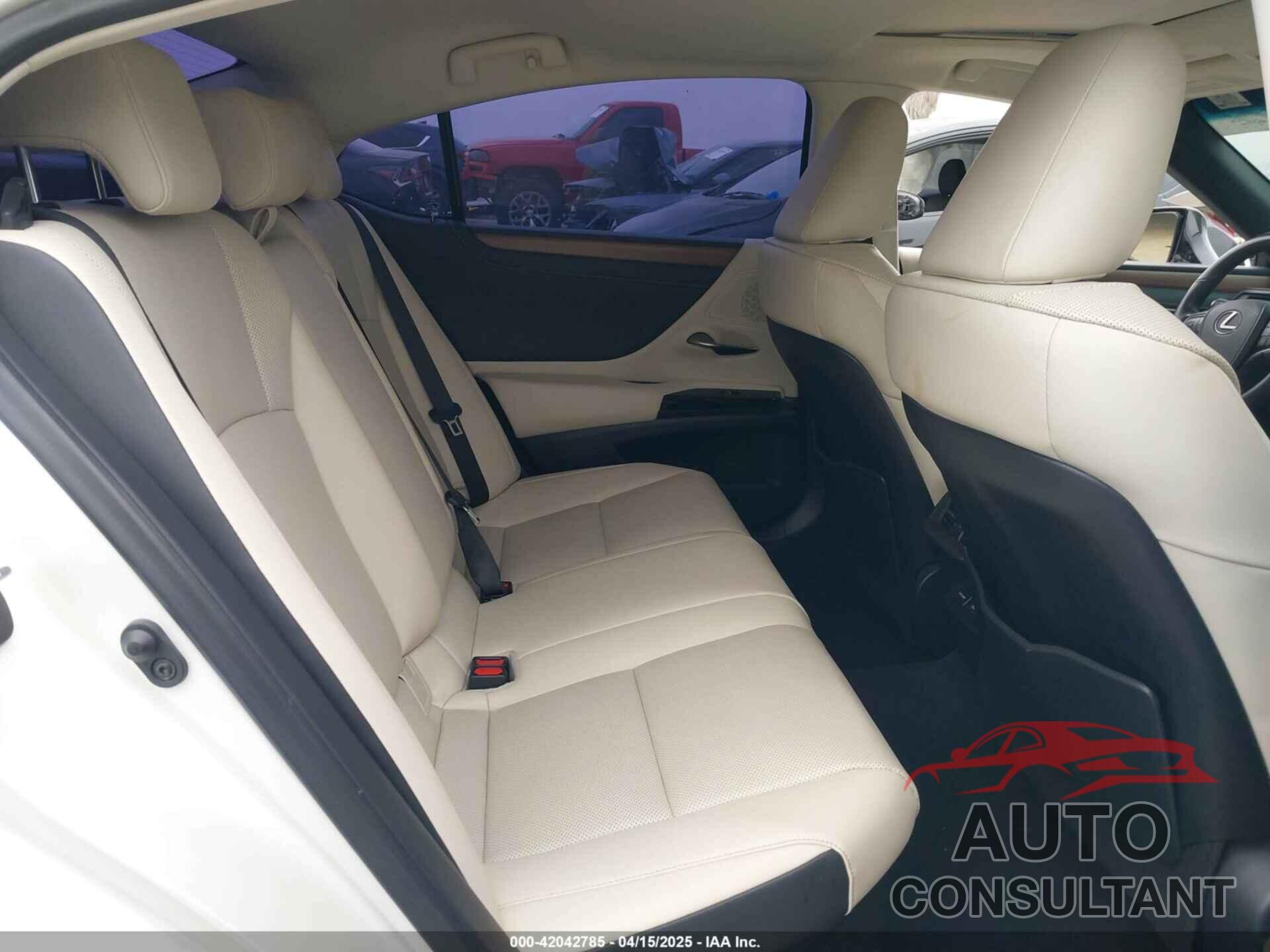 LEXUS ES 300H 2024 - 58ADA1C13RU041919