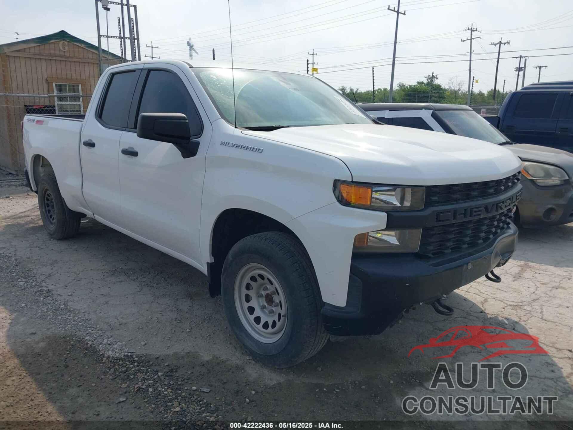 CHEVROLET SILVERADO 1500 2021 - 1GCRYAEF6MZ216391