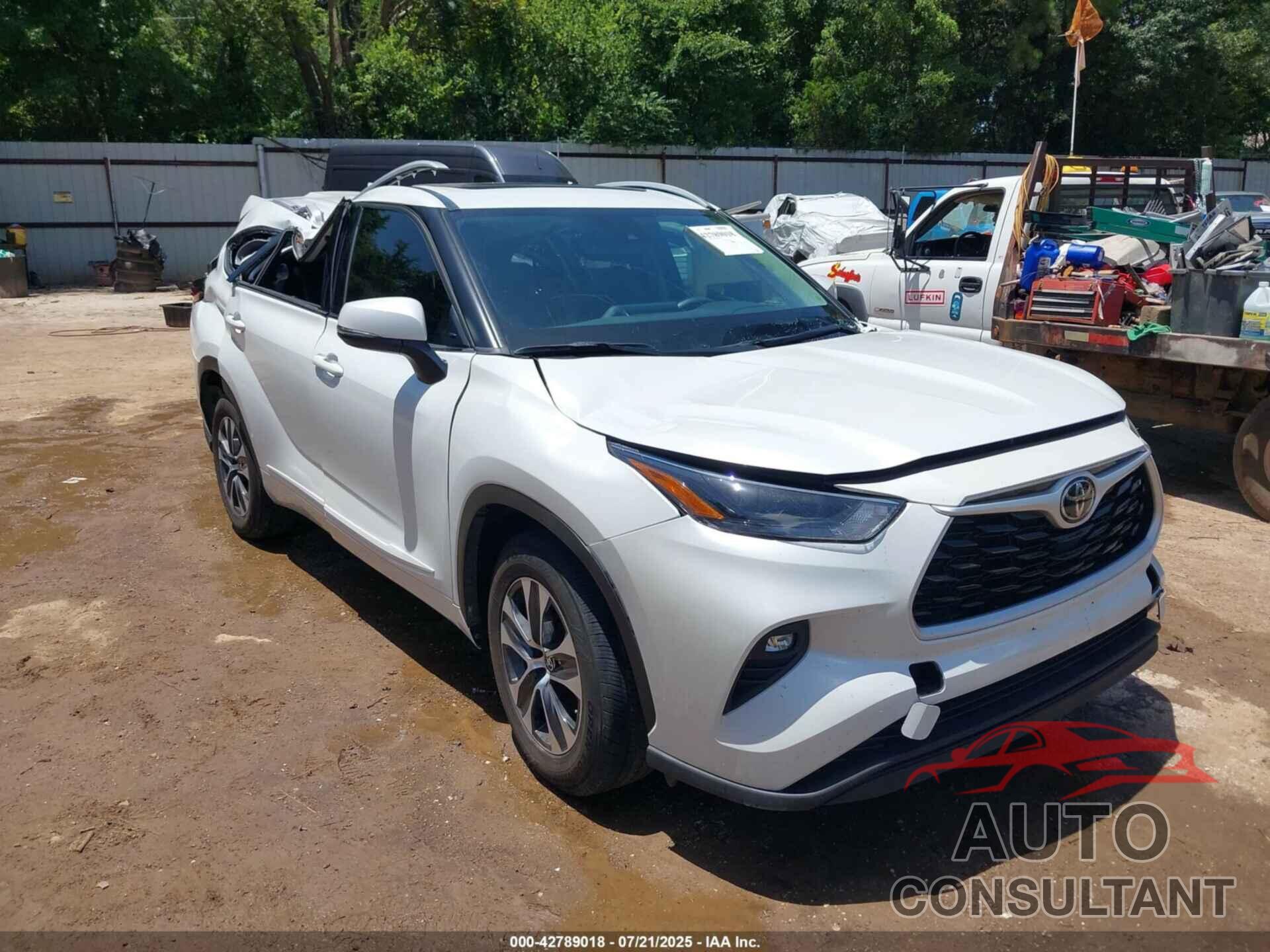 TOYOTA HIGHLANDER 2022 - 5TDGZRAH5NS556581