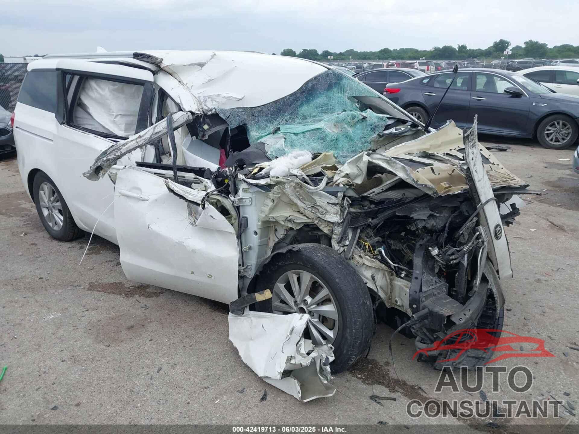 KIA SEDONA 2016 - KNDMB5C18G6148630