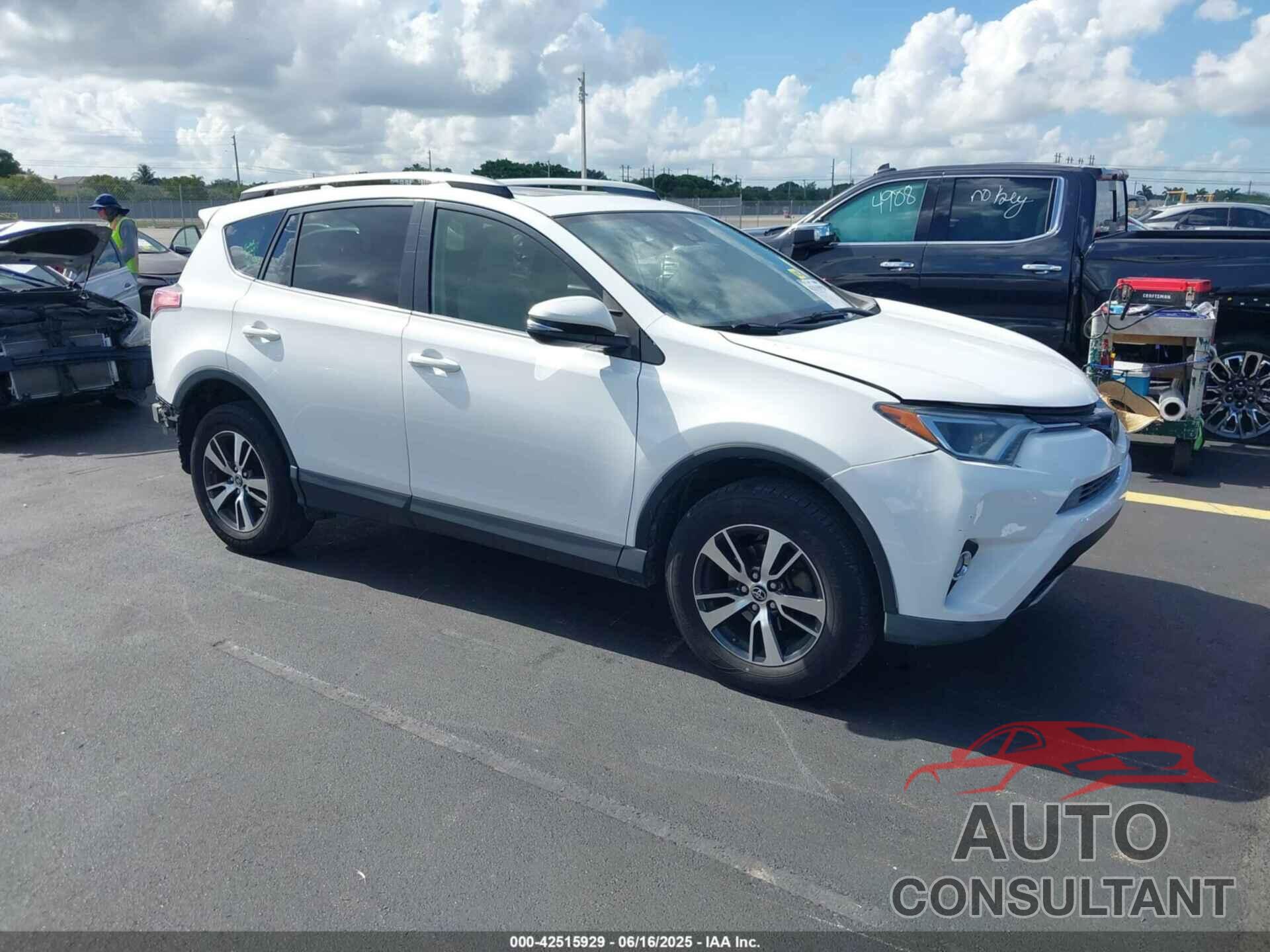 TOYOTA RAV4 2018 - JTMWFREV7JD113293