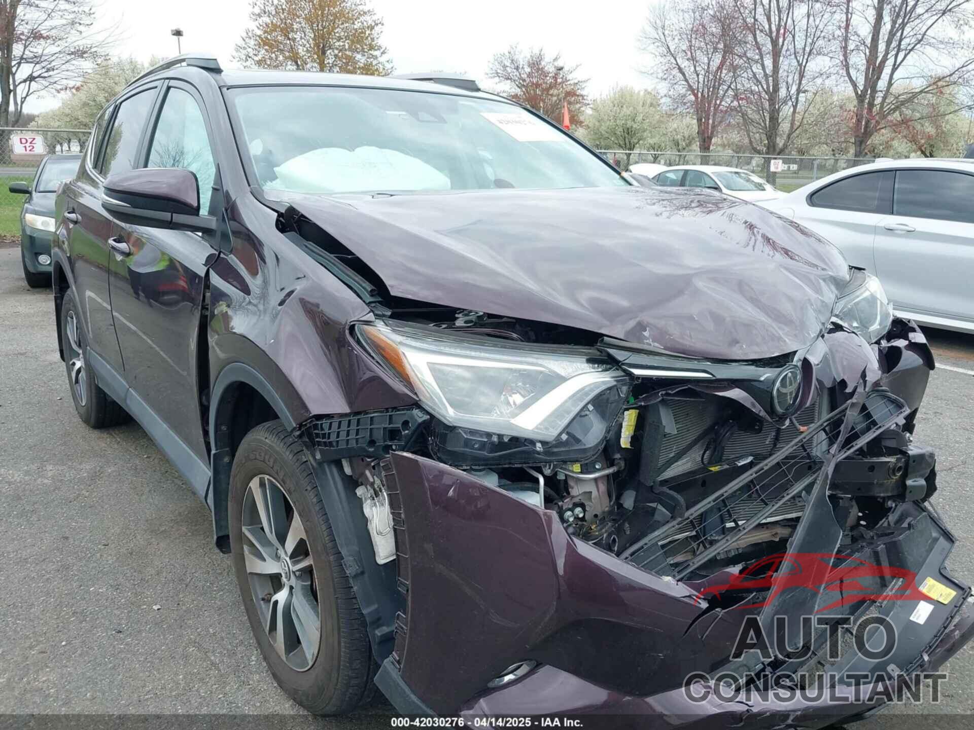TOYOTA RAV4 2018 - 2T3RFREV5JW811742