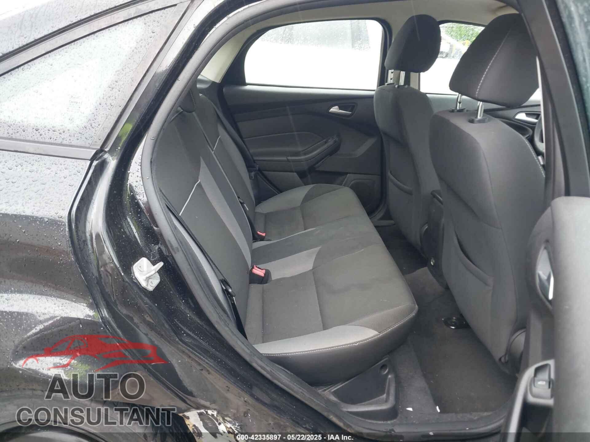 FORD FOCUS 2014 - 1FADP3F2XEL125199
