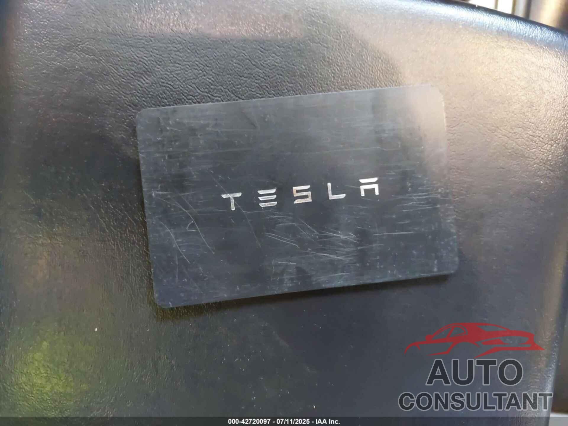 TESLA MODEL 3 2021 - 5YJ3E1EB7MF049525