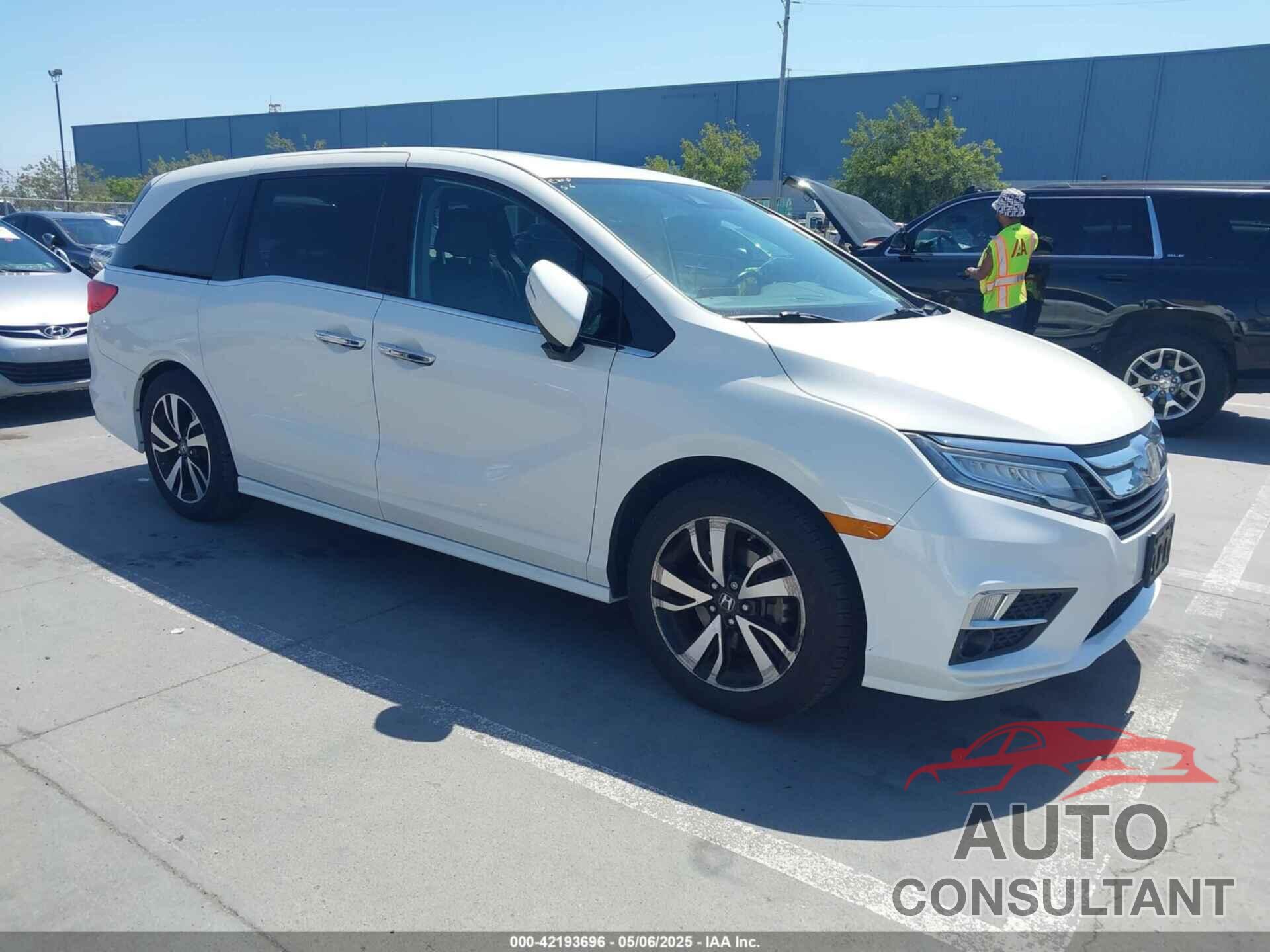 HONDA ODYSSEY 2018 - 5FNRL6H92JB005420
