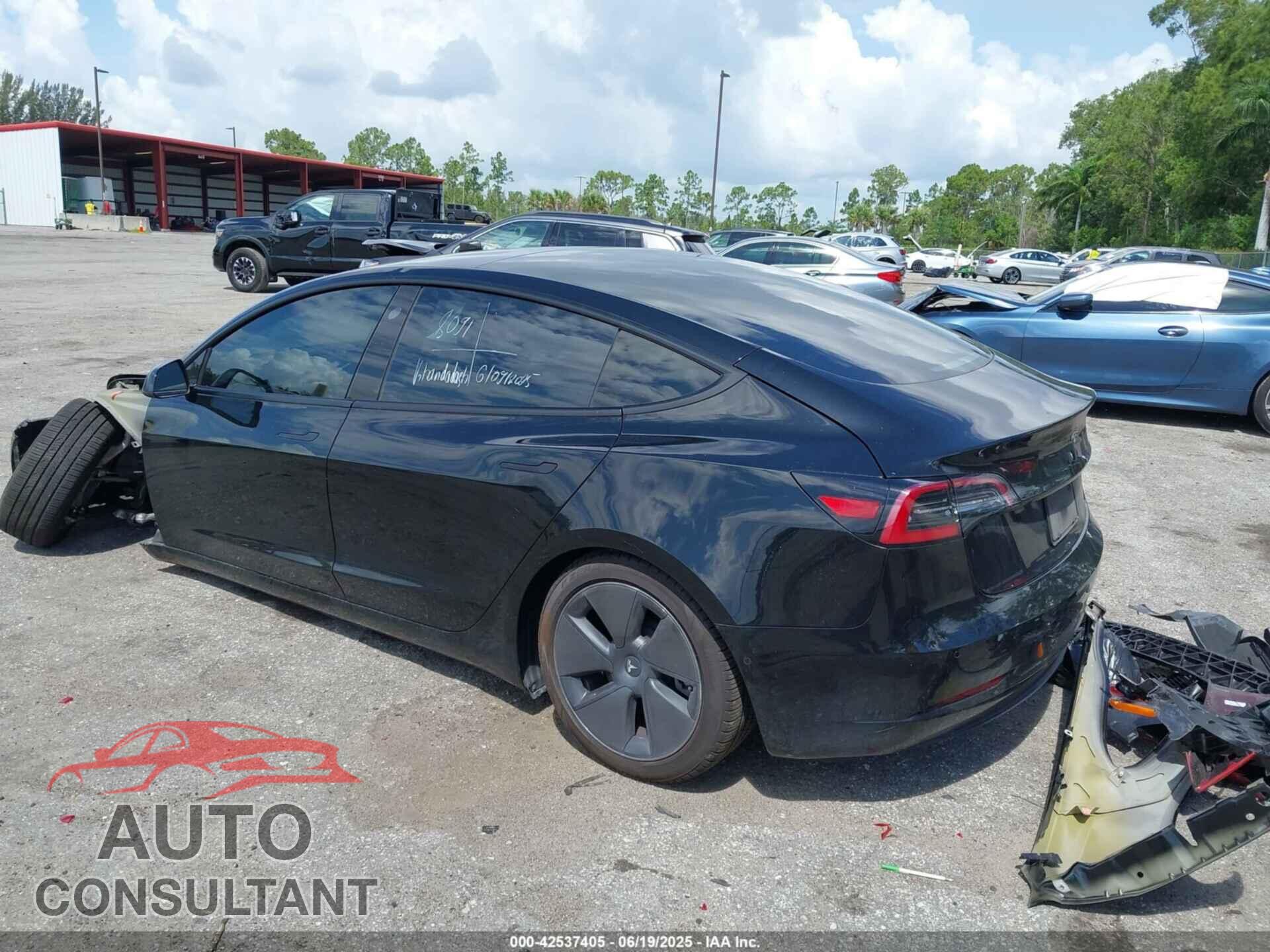 TESLA MODEL 3 2021 - 5YJ3E1EA0MF084849