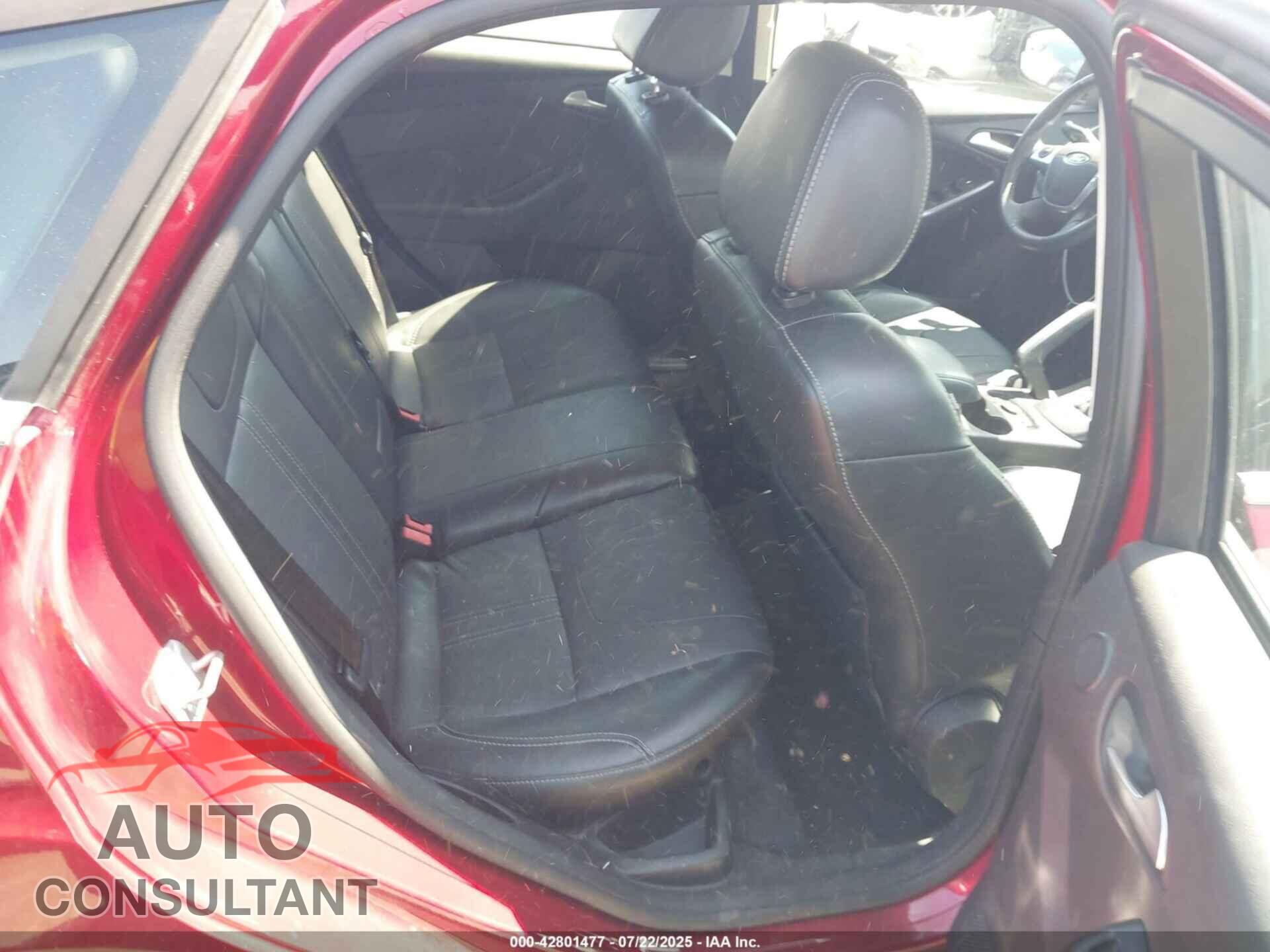 FORD FOCUS 2014 - 1FADP3N24EL158443