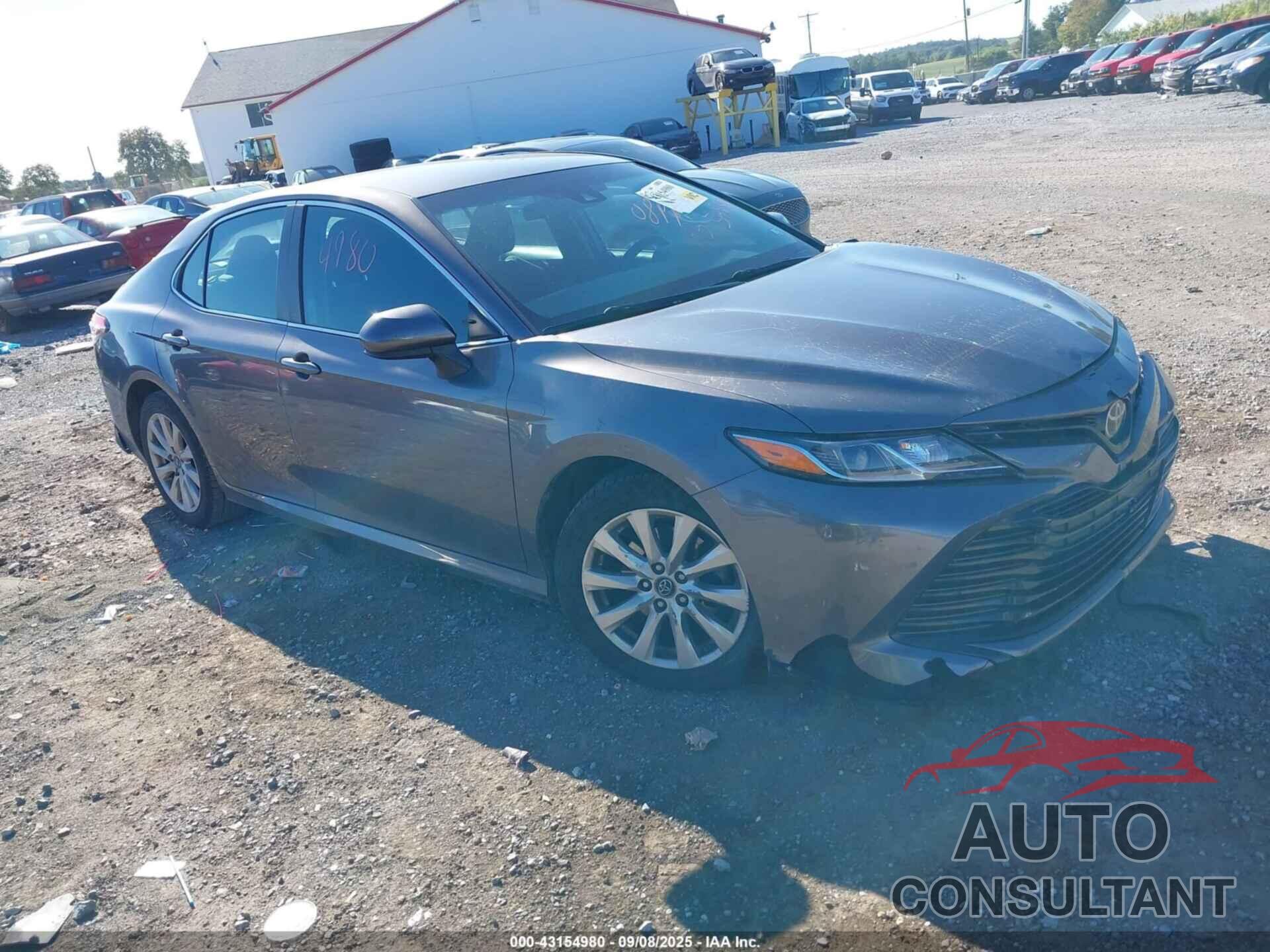 TOYOTA CAMRY 2018 - 4T1B11HK1JU502894