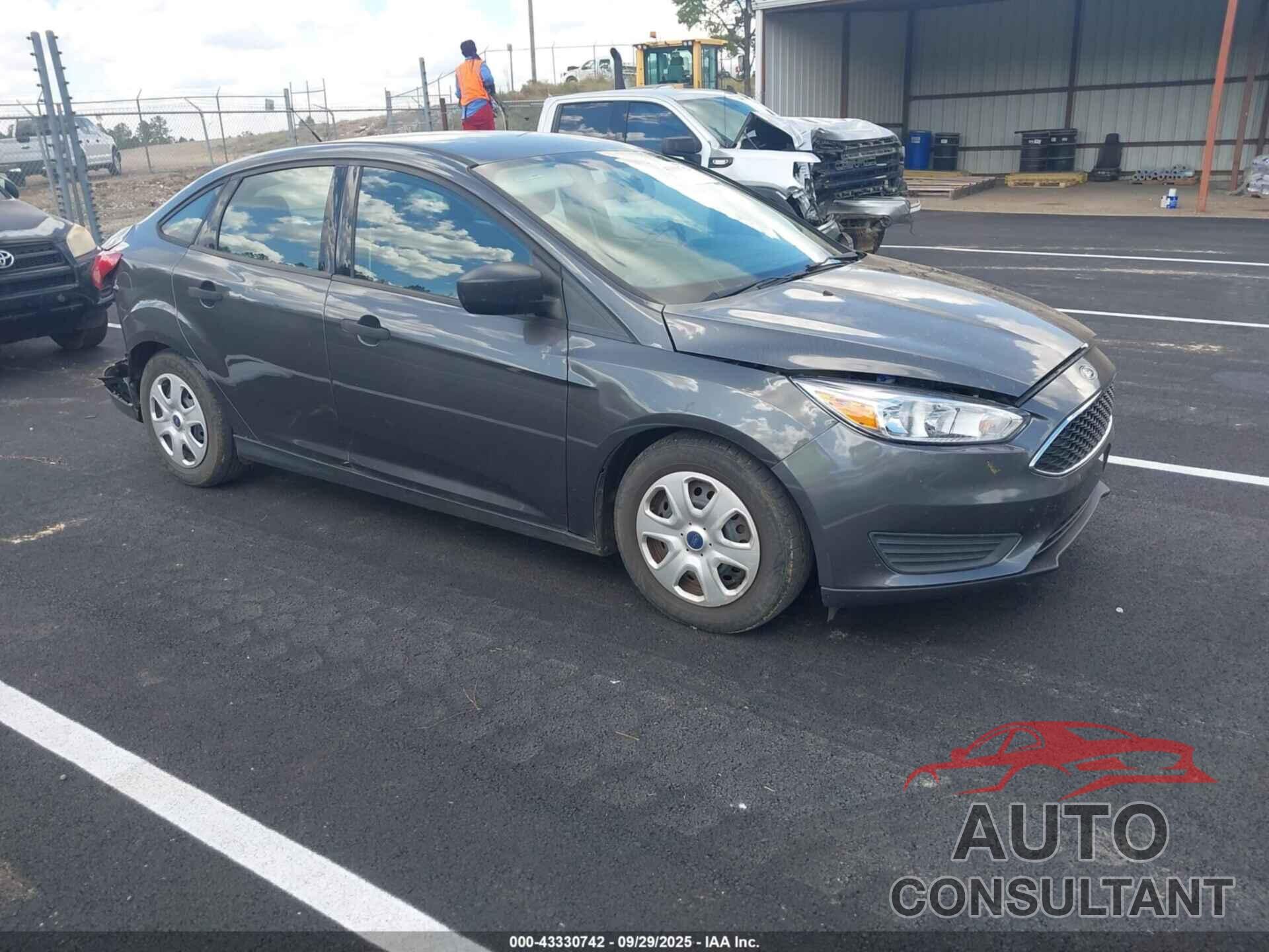 FORD FOCUS 2015 - 1FADP3E25FL312871