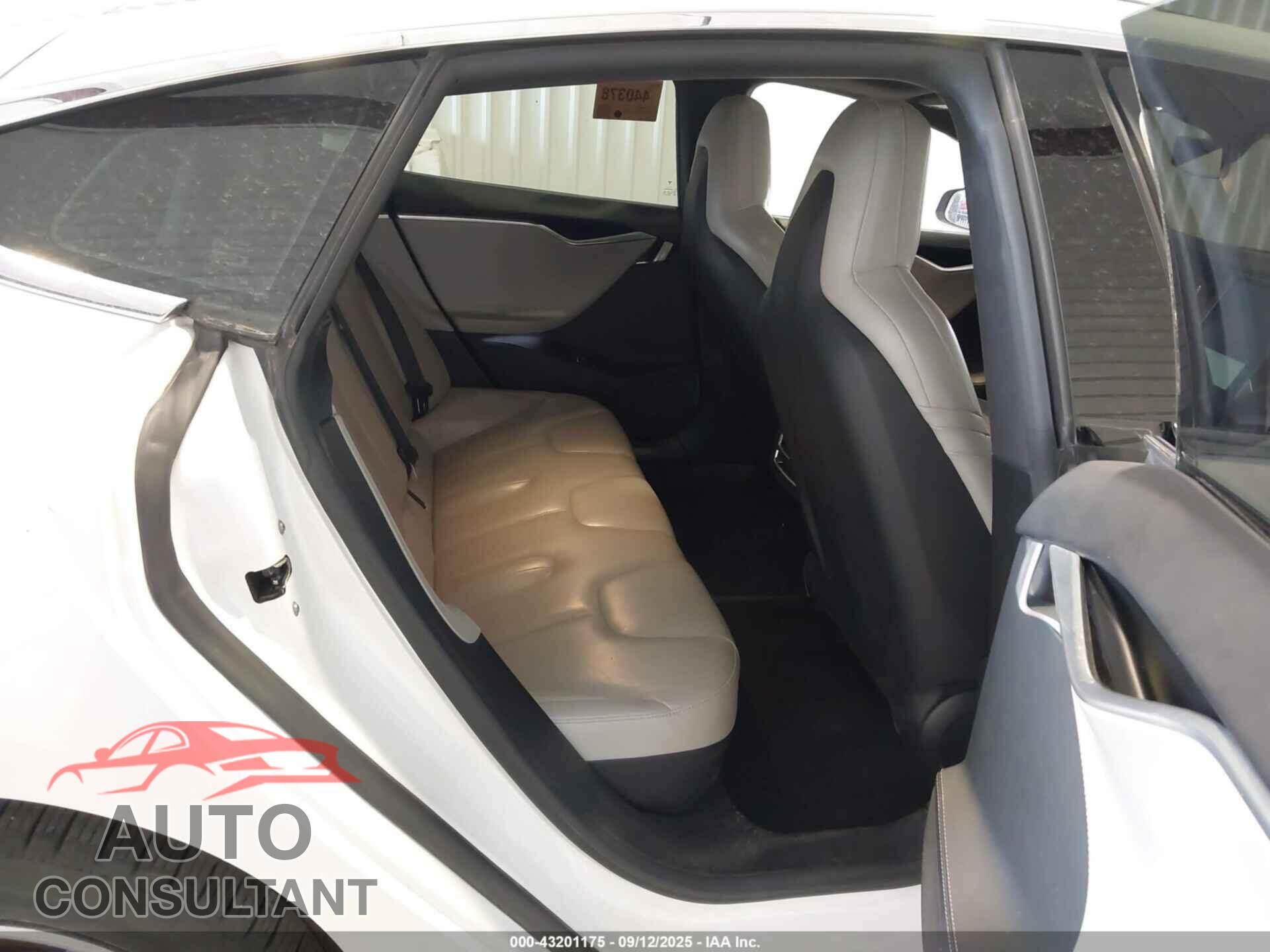 TESLA MODEL S 2015 - 5YJSA1E27FF112701