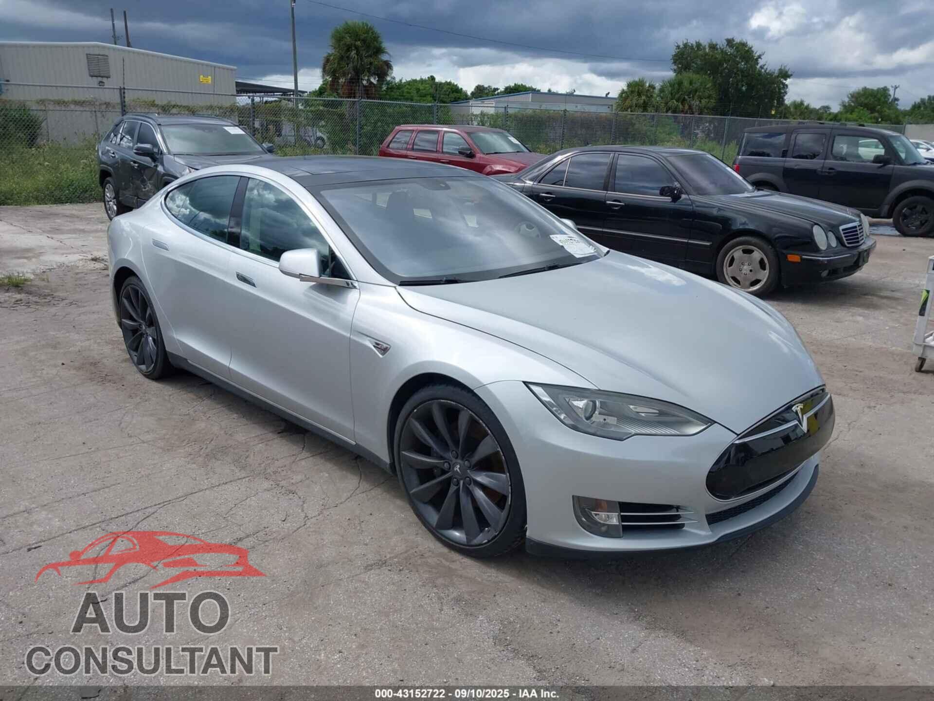 TESLA MODEL S 2012 - 5YJSA1DN1CFP02643