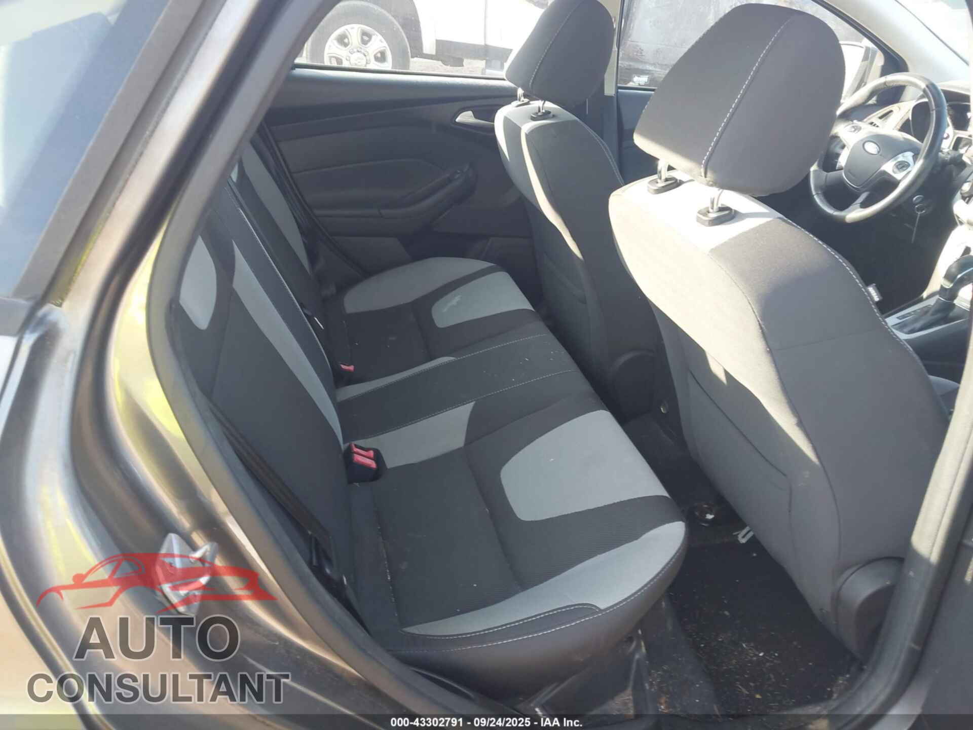 FORD FOCUS 2014 - 1FADP3F28EL172831