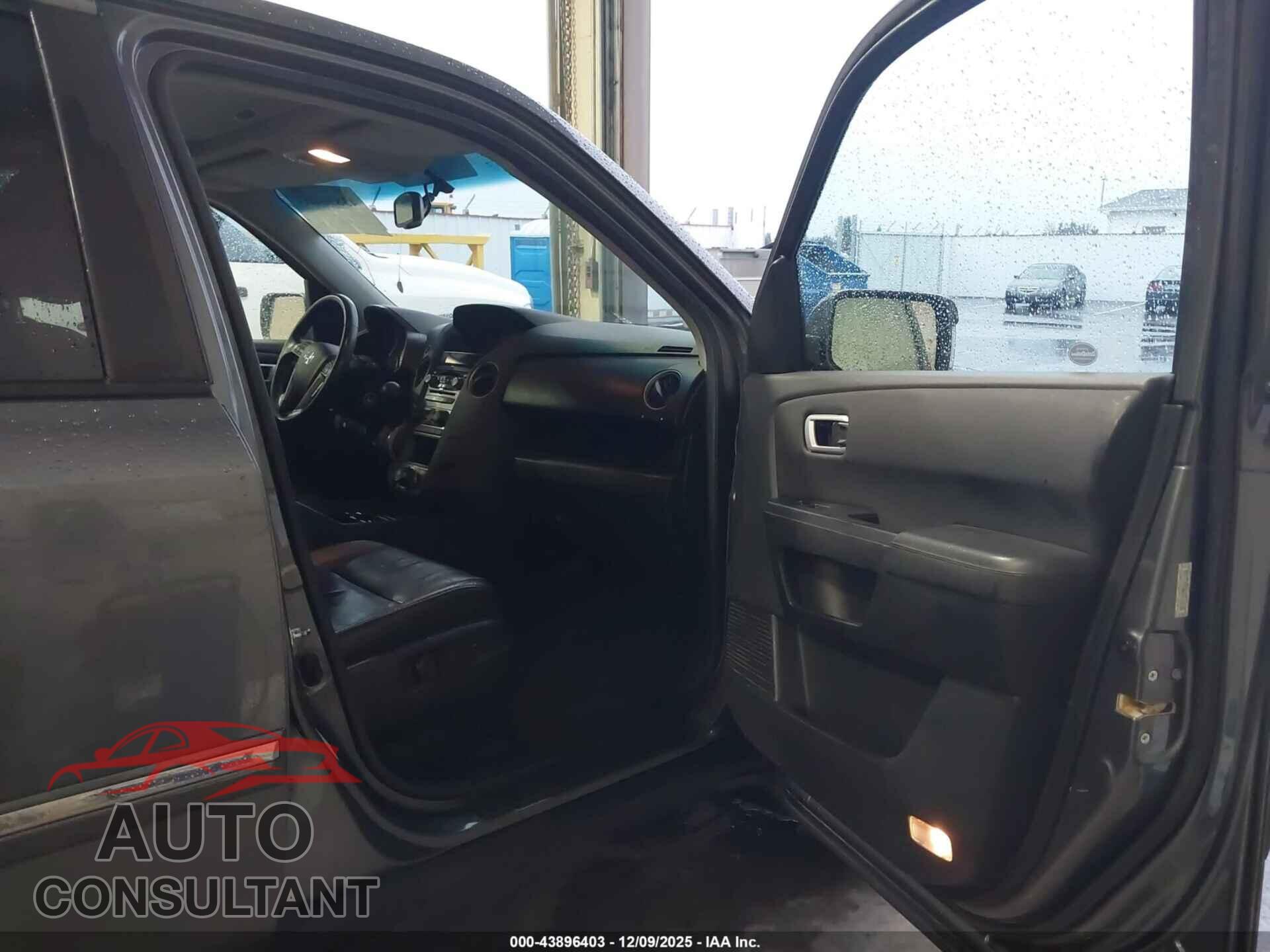 HONDA PILOT 2012 - 5FNYF4H94CB011102