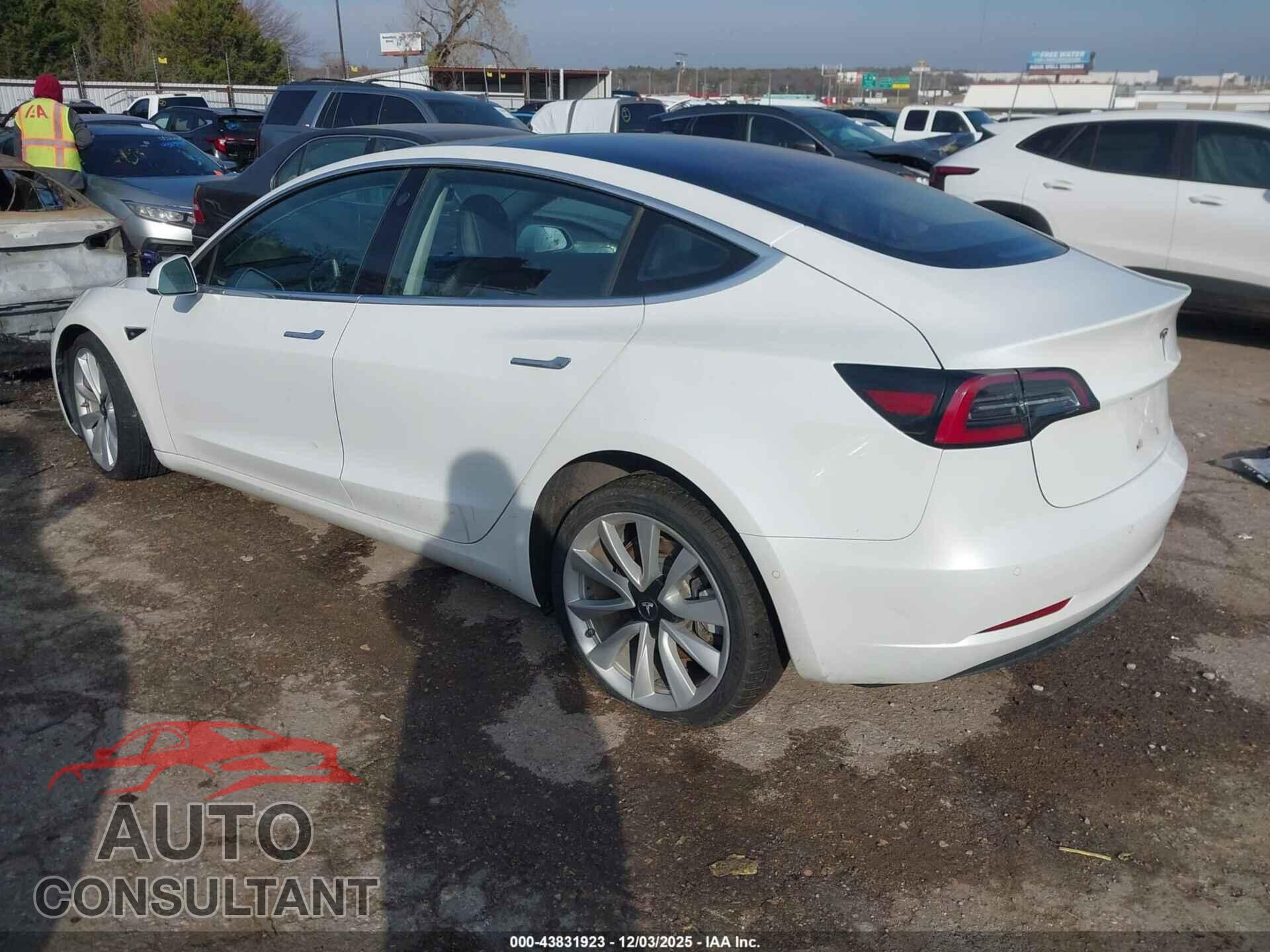 TESLA MODEL 3 2018 - 5YJ3E1EA3JF003807