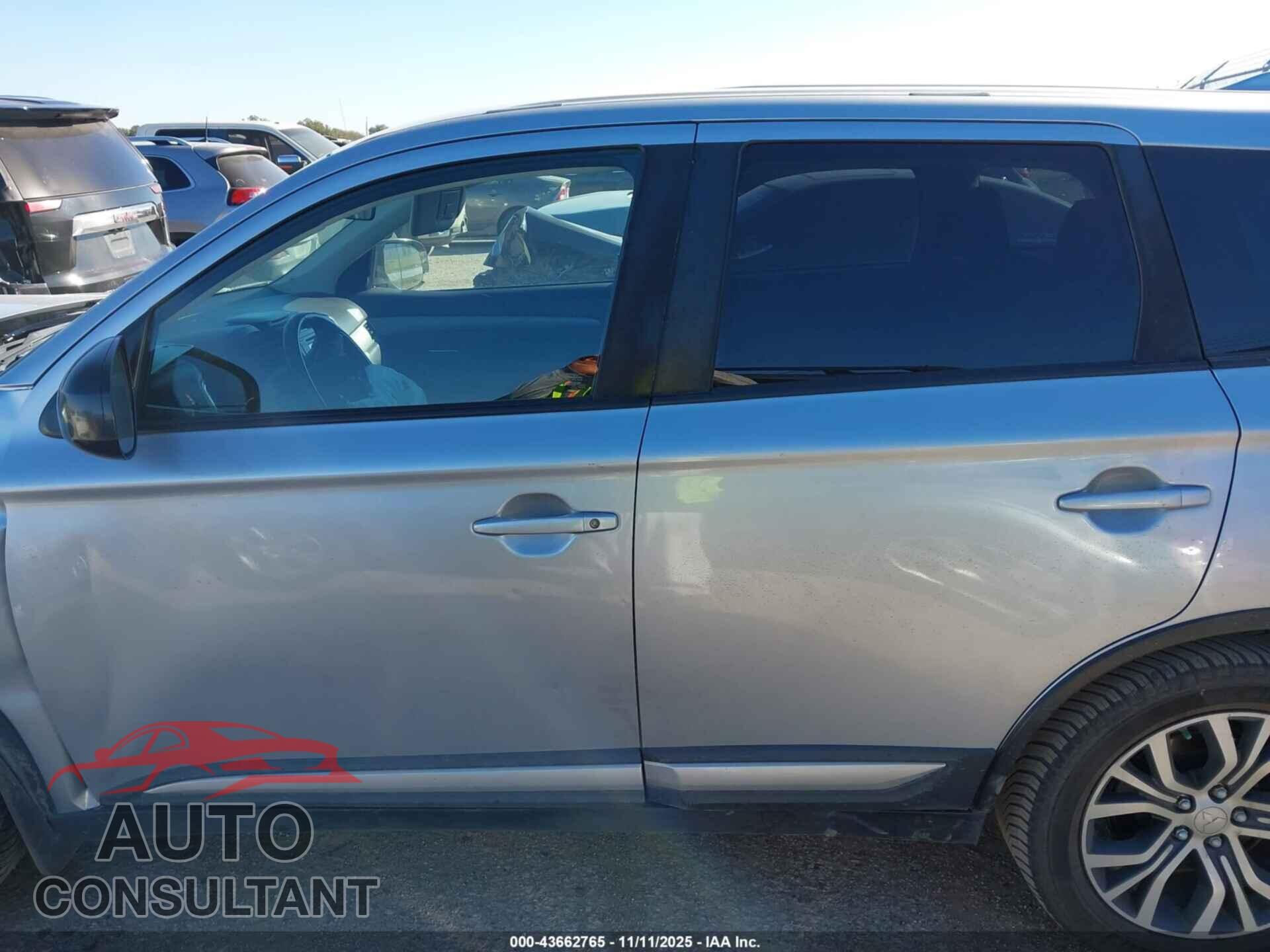 MITSUBISHI OUTLANDER 2017 - JA4AD2A34HZ030357