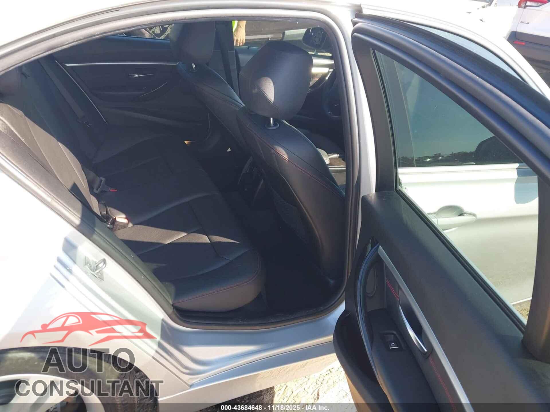 BMW 330I 2018 - WBA8D9C52JEM33257
