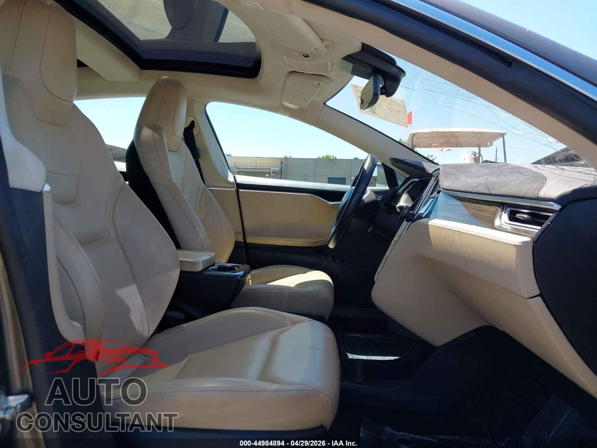 TESLA MODEL S 2015 - 5YJSA1E13FF120091