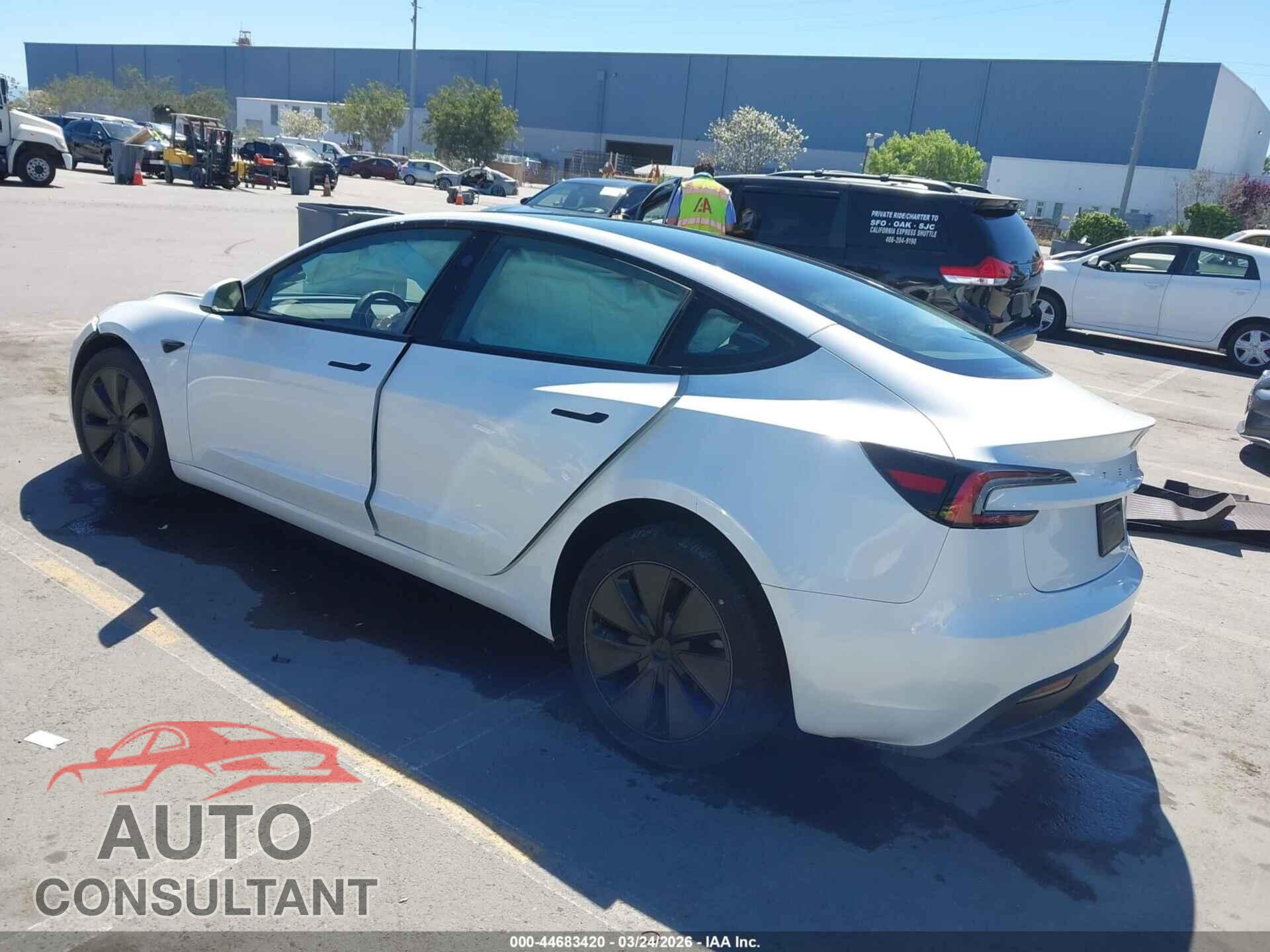 TESLA MODEL 3 2024 - 5YJ3E1EA0RF729202