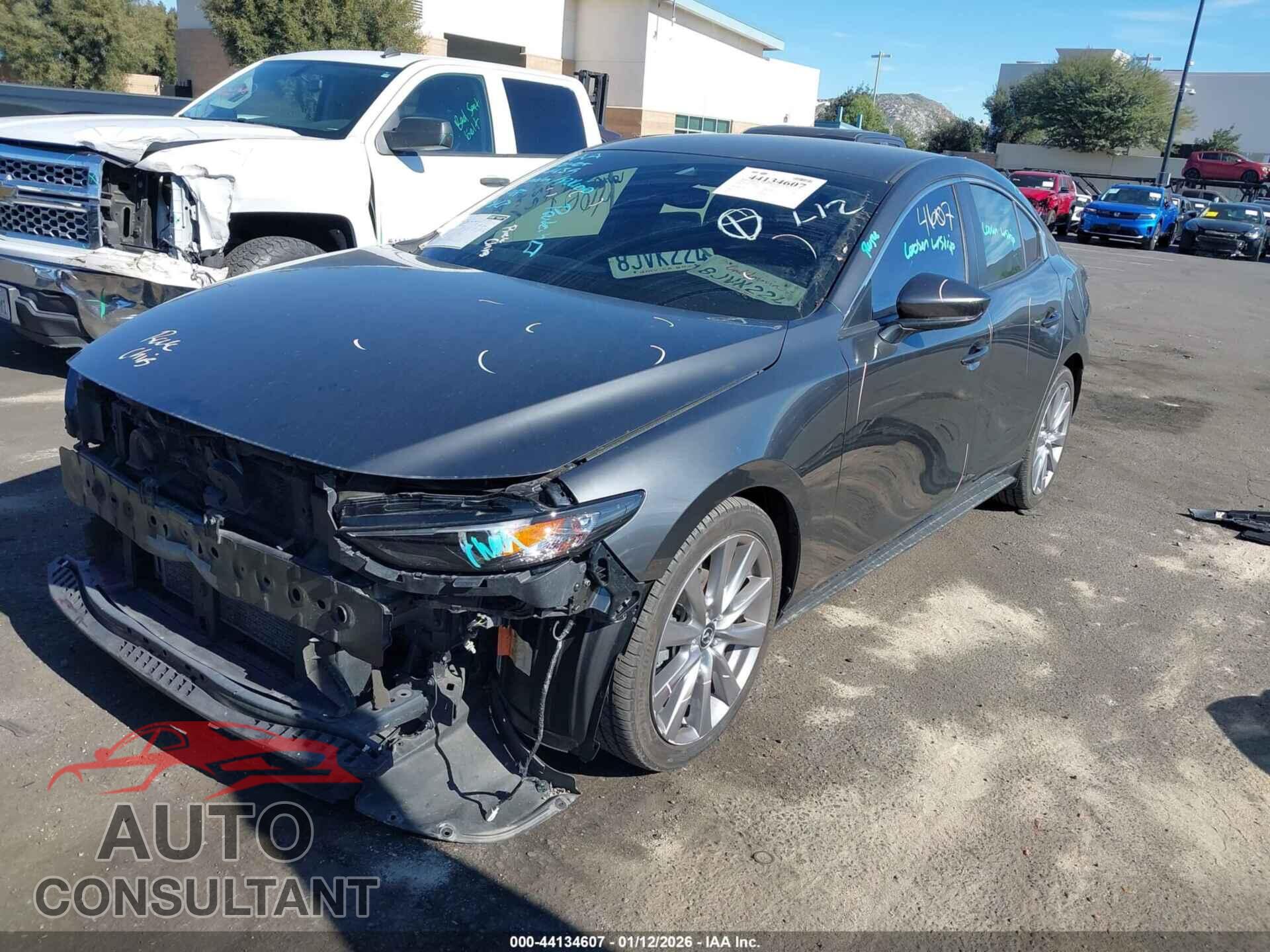 MAZDA MAZDA3 2019 - JM1BPACL1K1110357