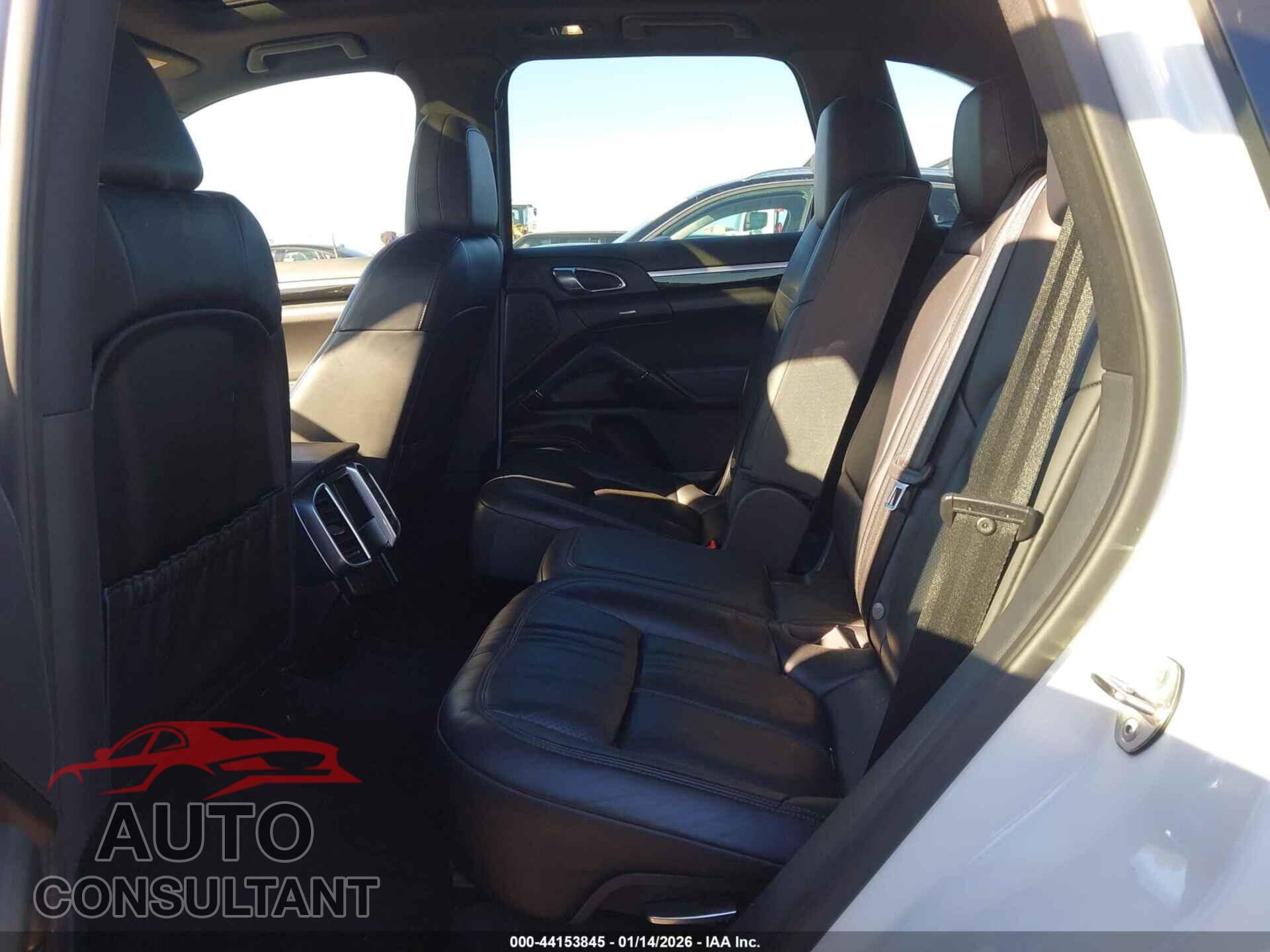 PORSCHE CAYENNE 2016 - WP1AA2A22GLA08217