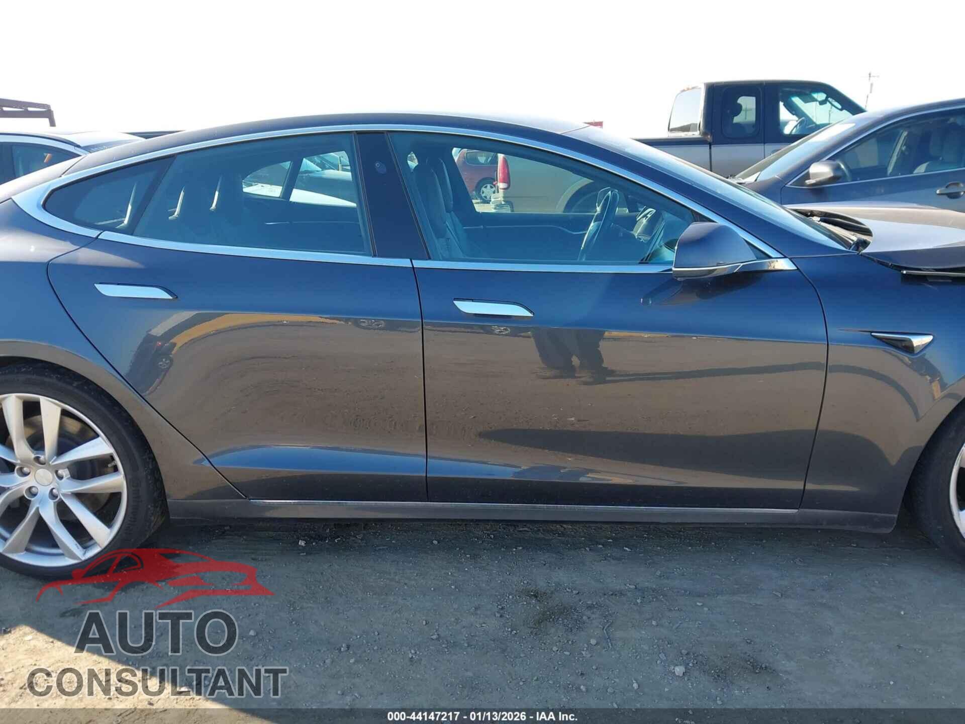 TESLA MODEL S 2017 - 5YJSA1E25HF210399