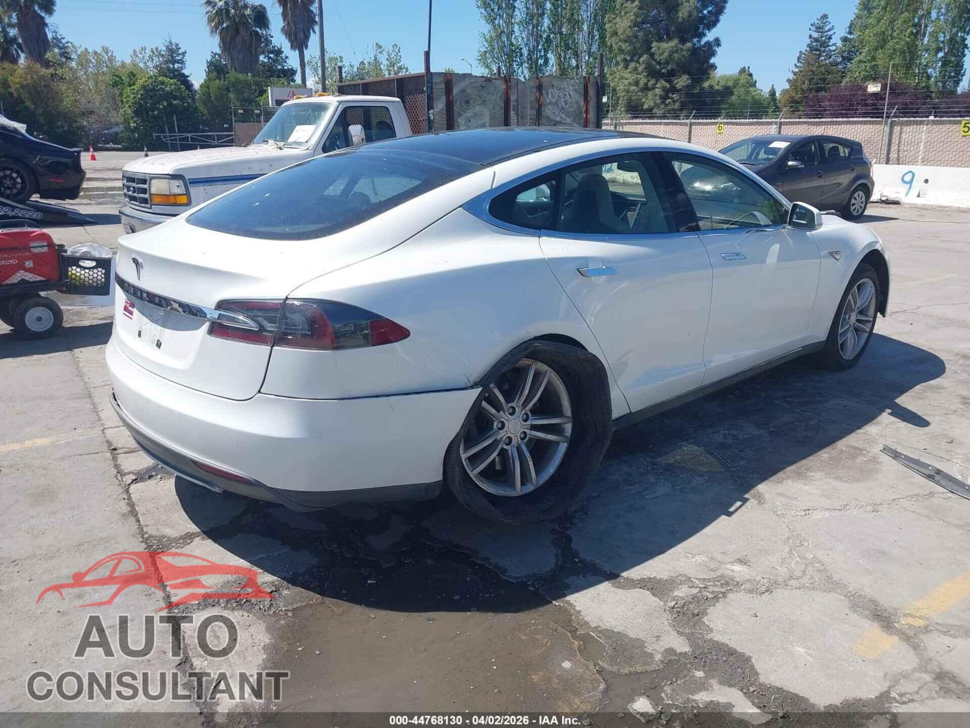 TESLA MODEL S 2012 - 5YJSA1DN1CFS00151