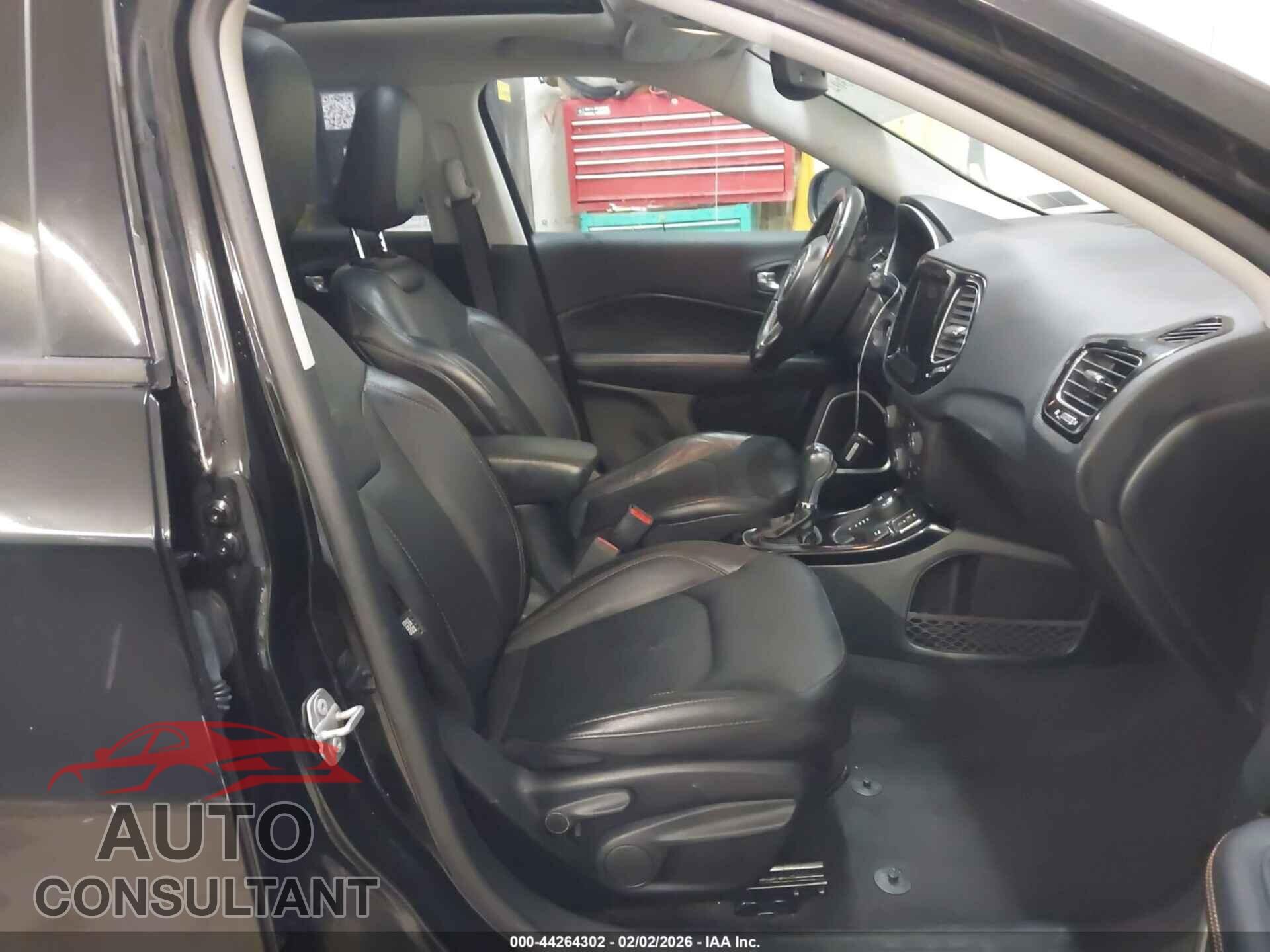 JEEP COMPASS 2020 - 3C4NJDCB0LT250241