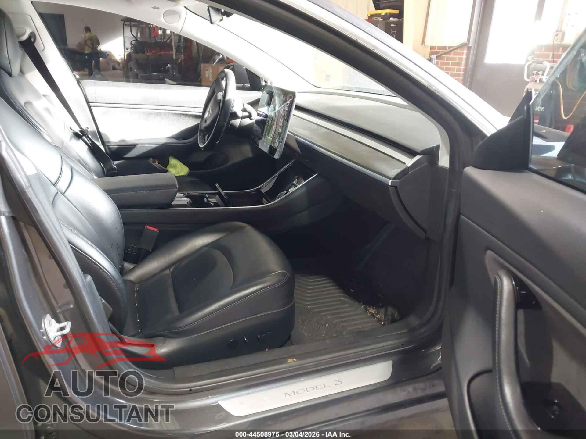 TESLA MODEL 3 2018 - 5YJ3E1EA2JF006035