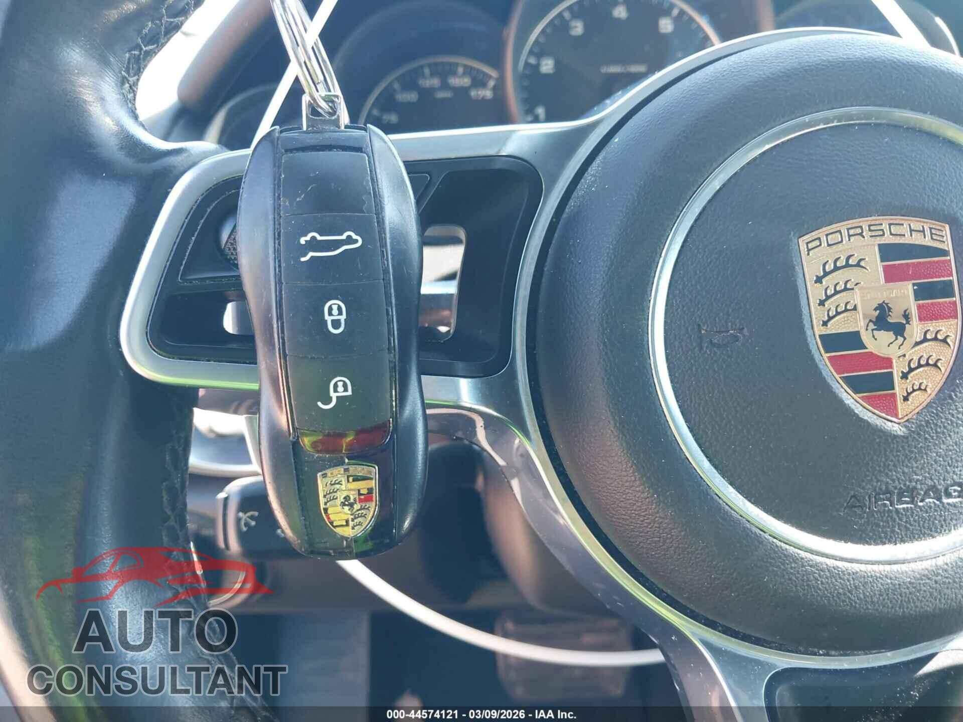 PORSCHE CAYENNE 2017 - WP1AA2A23HKA84228