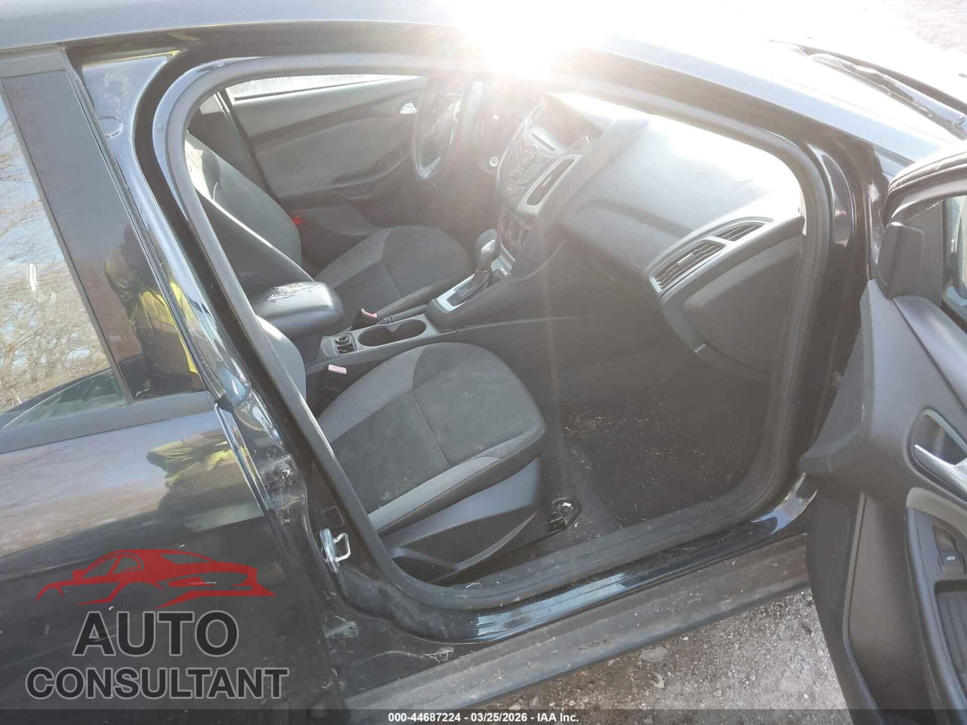 FORD FOCUS 2012 - 1FAHP3K23CL327970