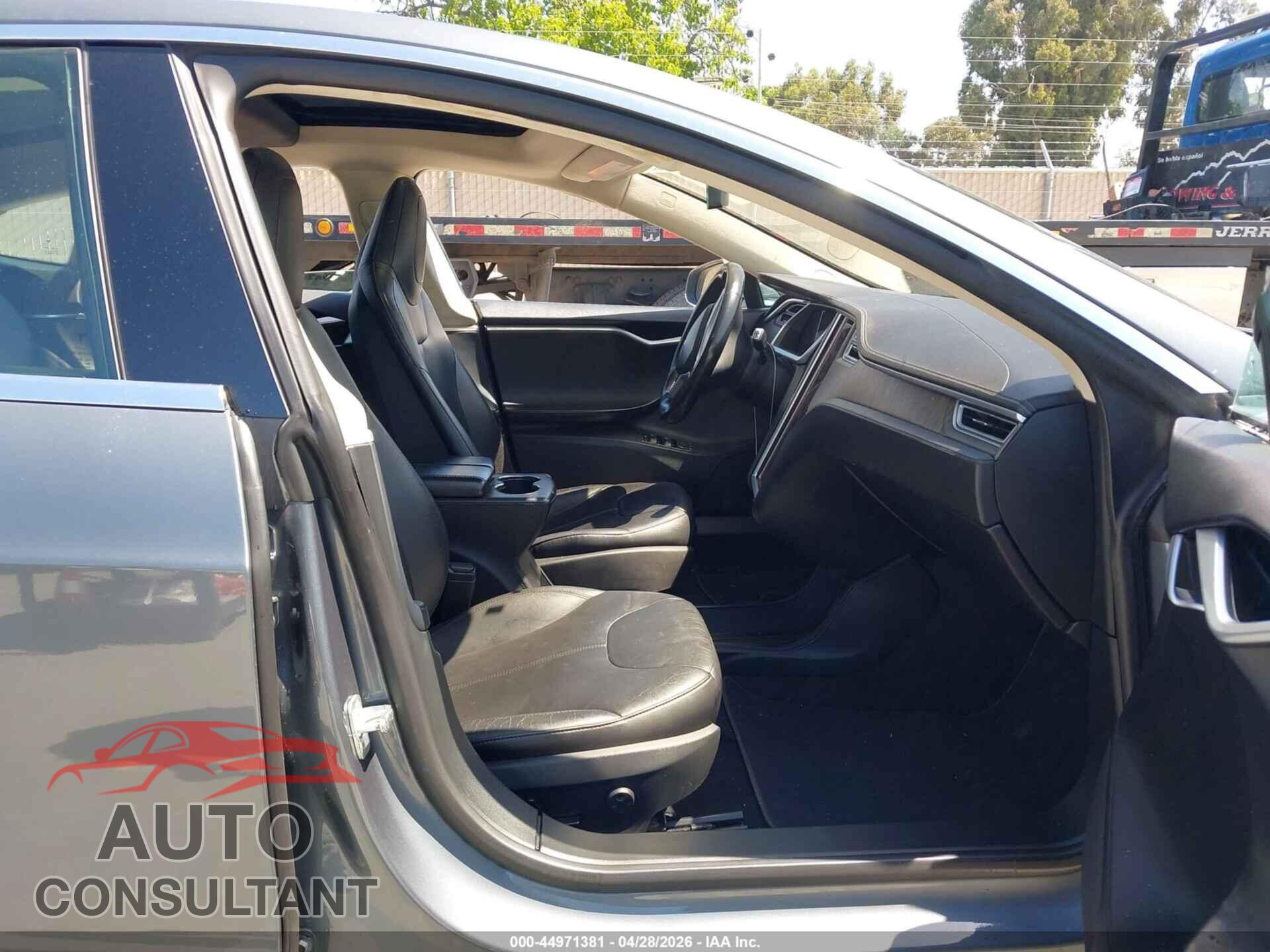 TESLA MODEL S 2013 - 5YJSA1DN8DFP28982