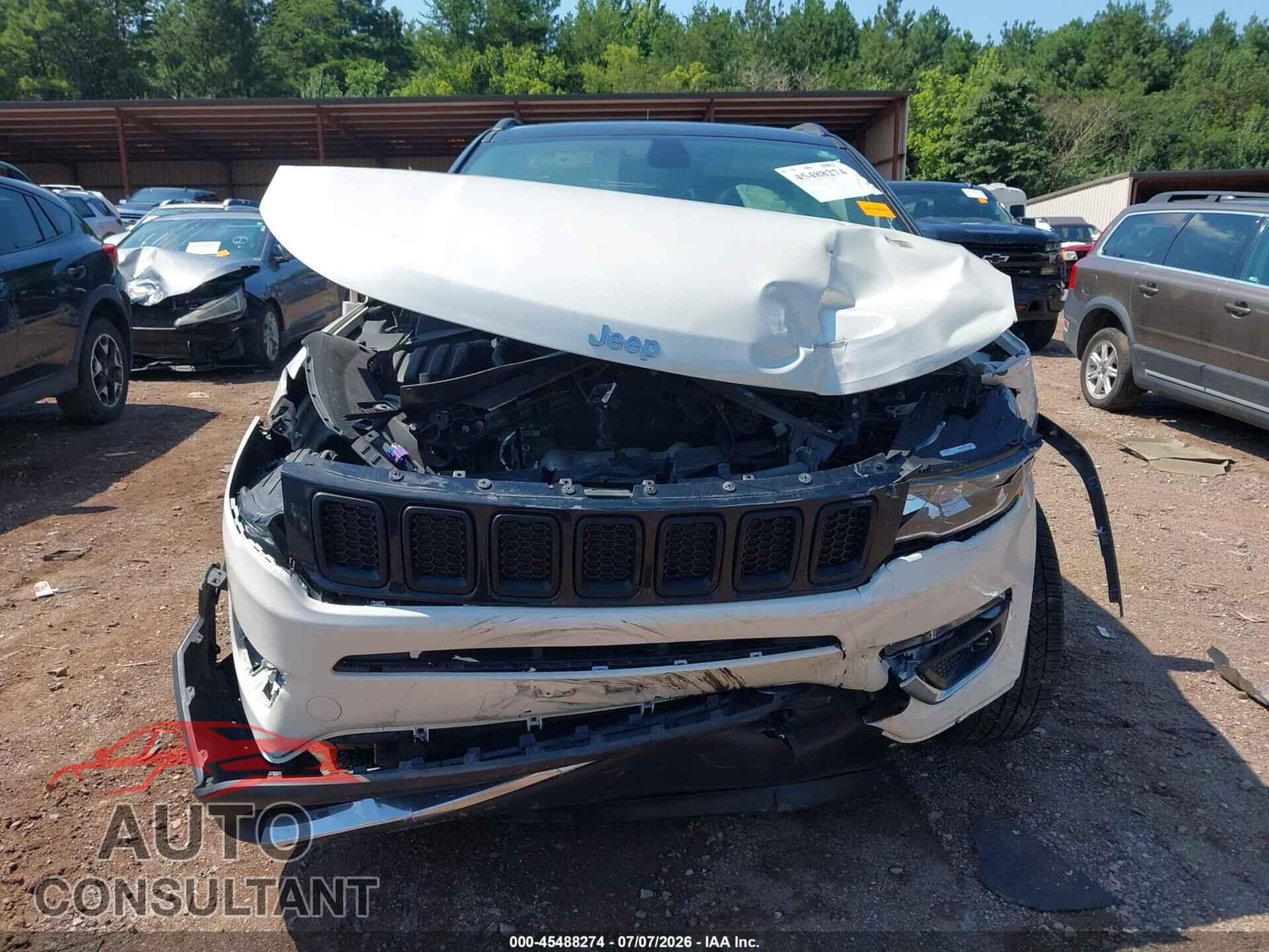 JEEP COMPASS 2017 - 3C4NJDCB5HT688910