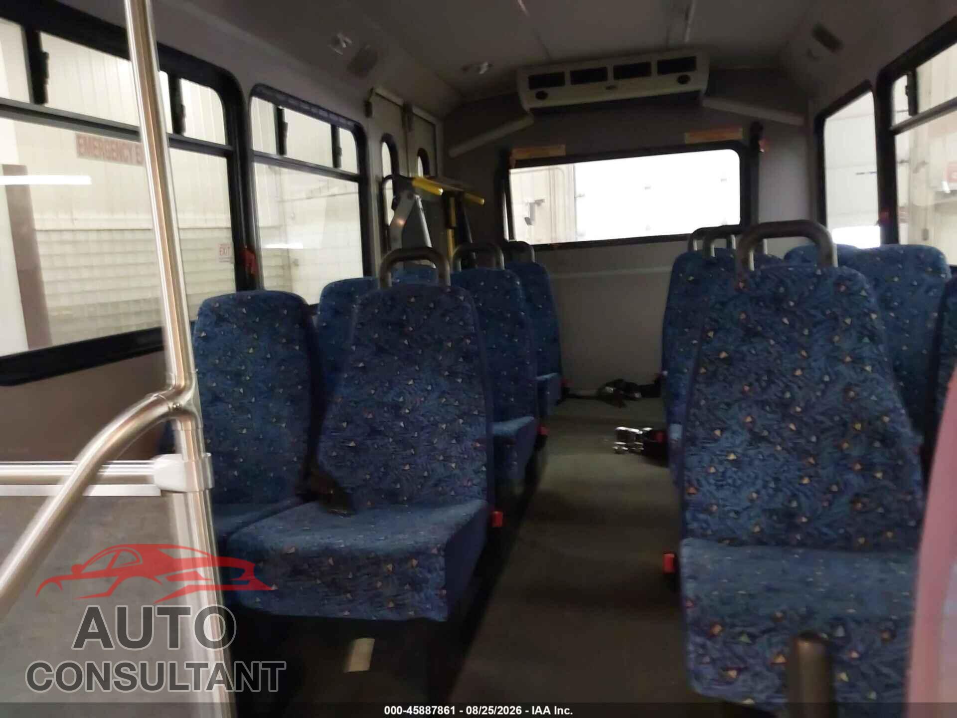 FORD GLAV BUS 2010 - 1FDEE35S29DA90076
