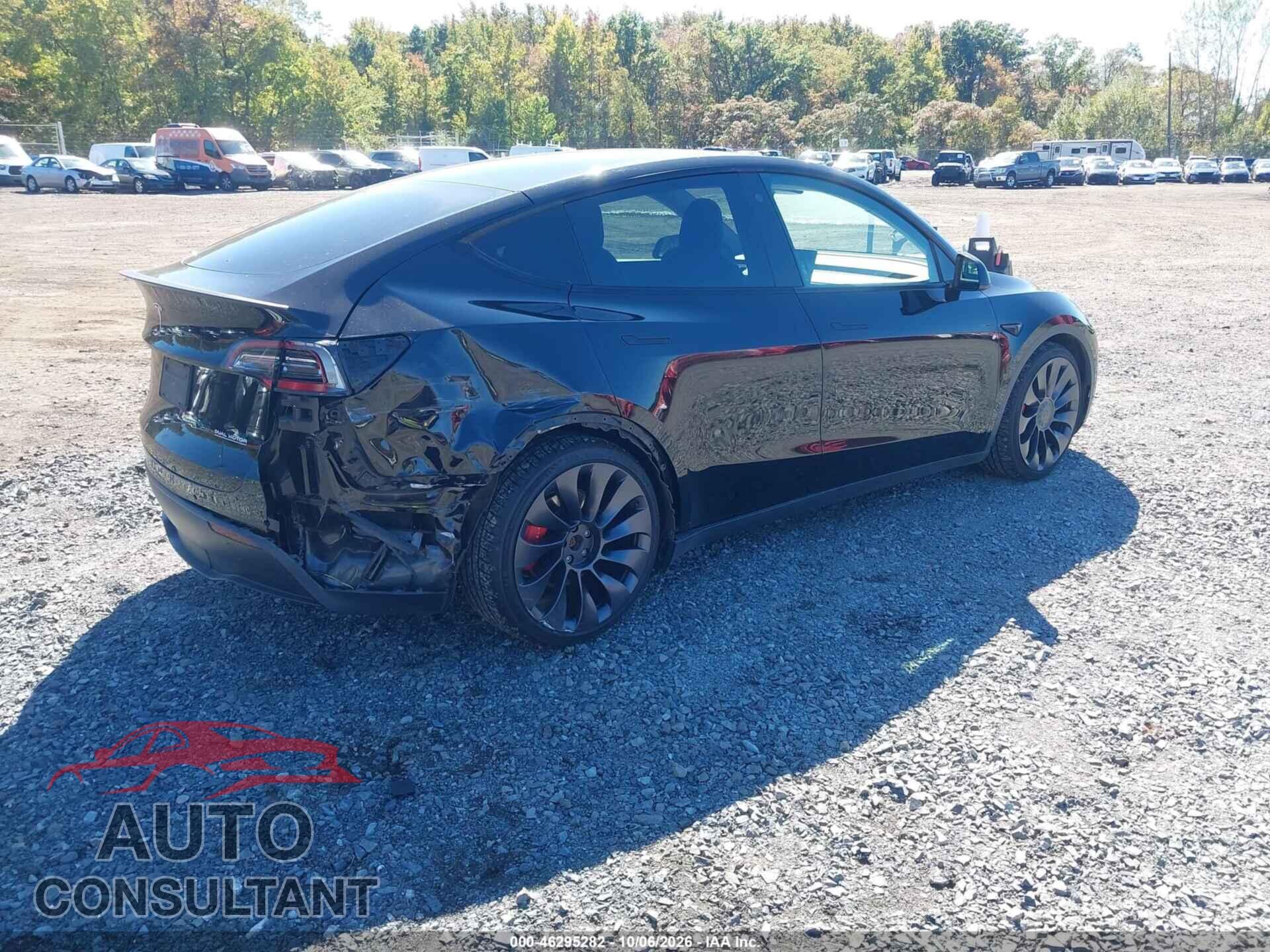TESLA MODEL Y 2021 - 5YJYGDEF1MF268467