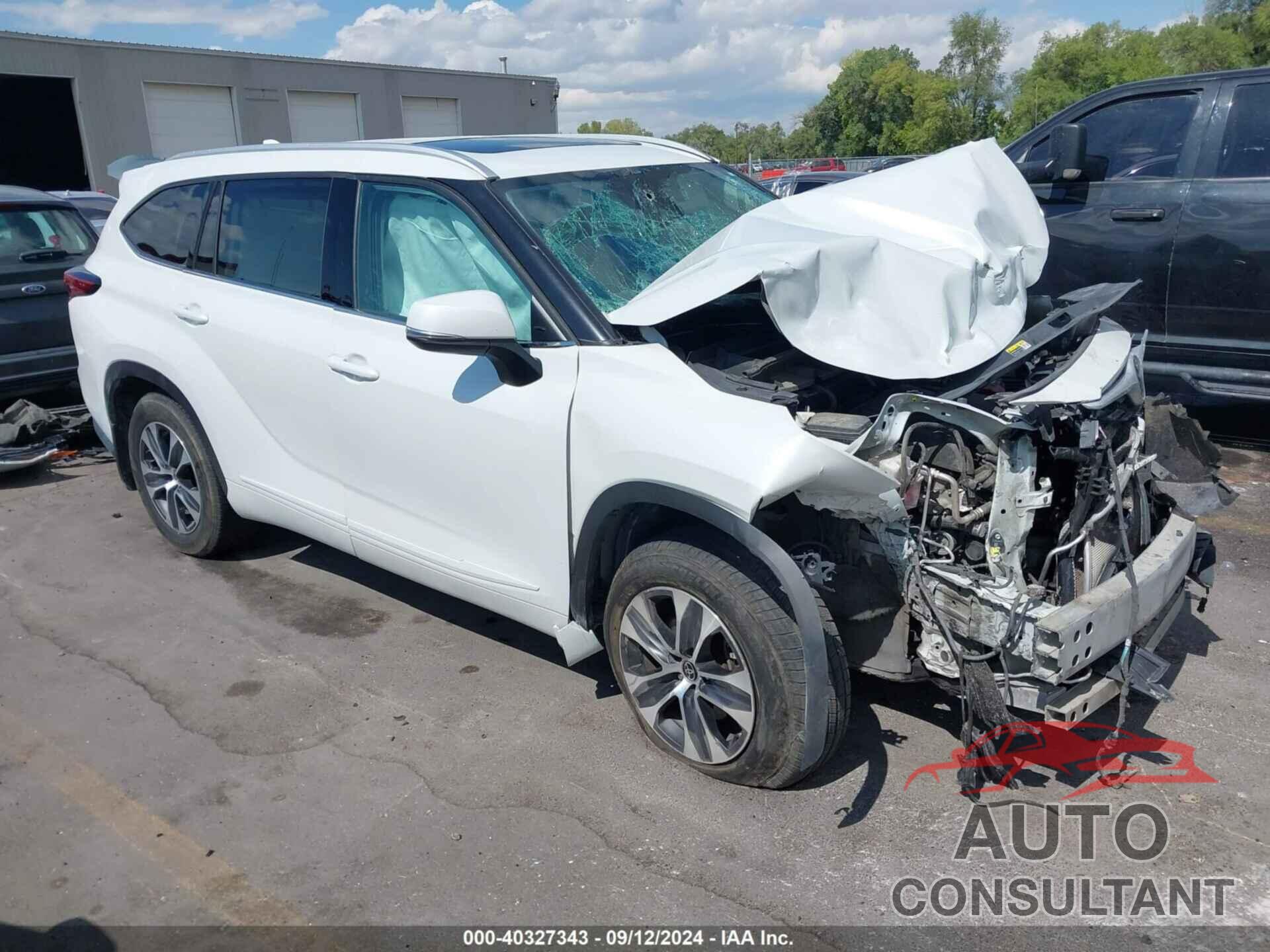 TOYOTA HIGHLANDER 2022 - 5TDGZRBHXNS169216