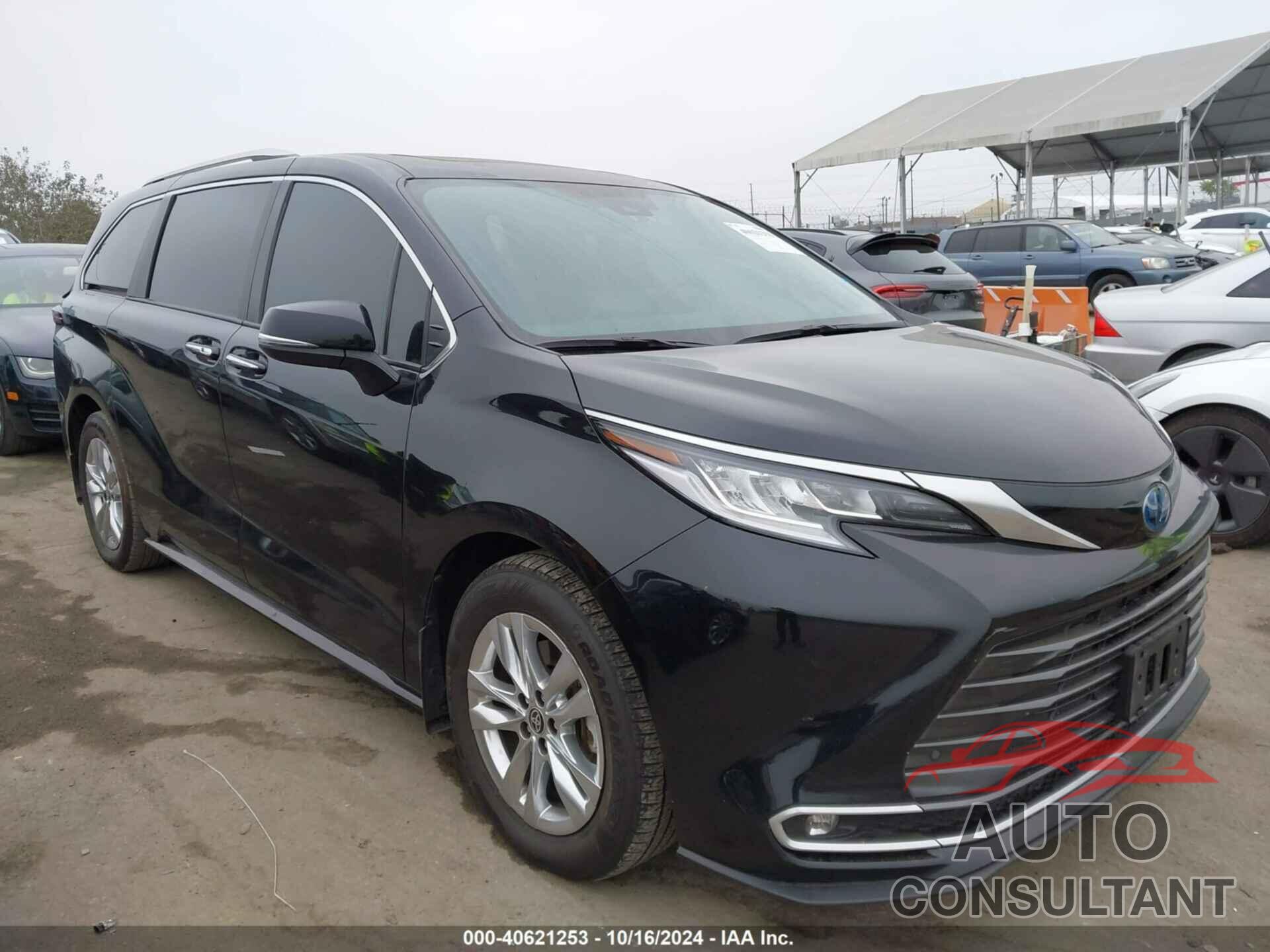 TOYOTA SIENNA 2023 - 5TDZSKFC7PS090348