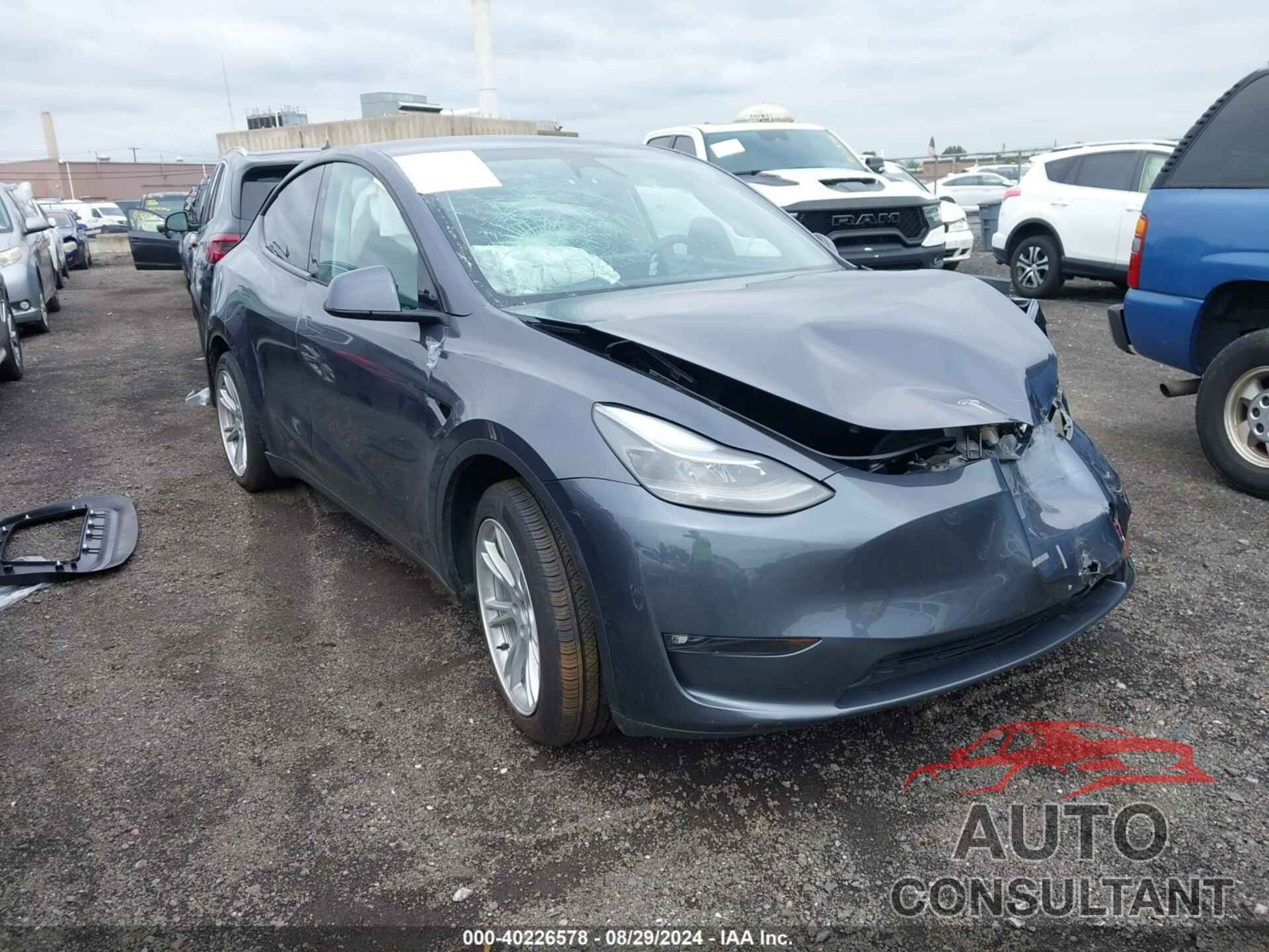 TESLA MODEL Y 2023 - 7SAYGAEE8PF898077