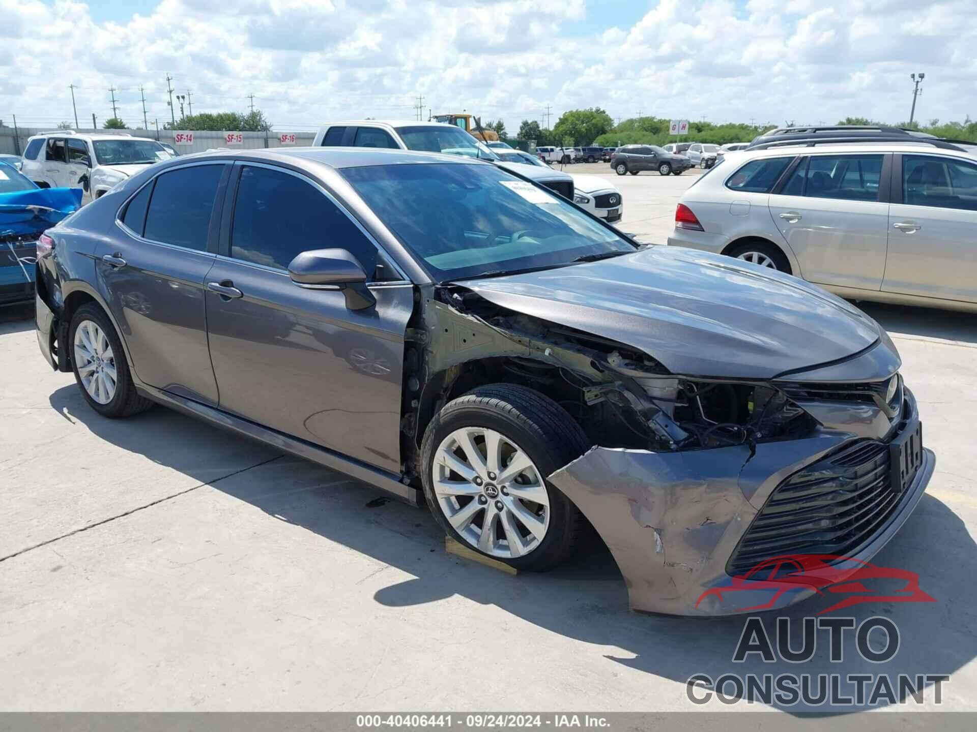 TOYOTA CAMRY 2018 - 4T1B11HK7JU550660