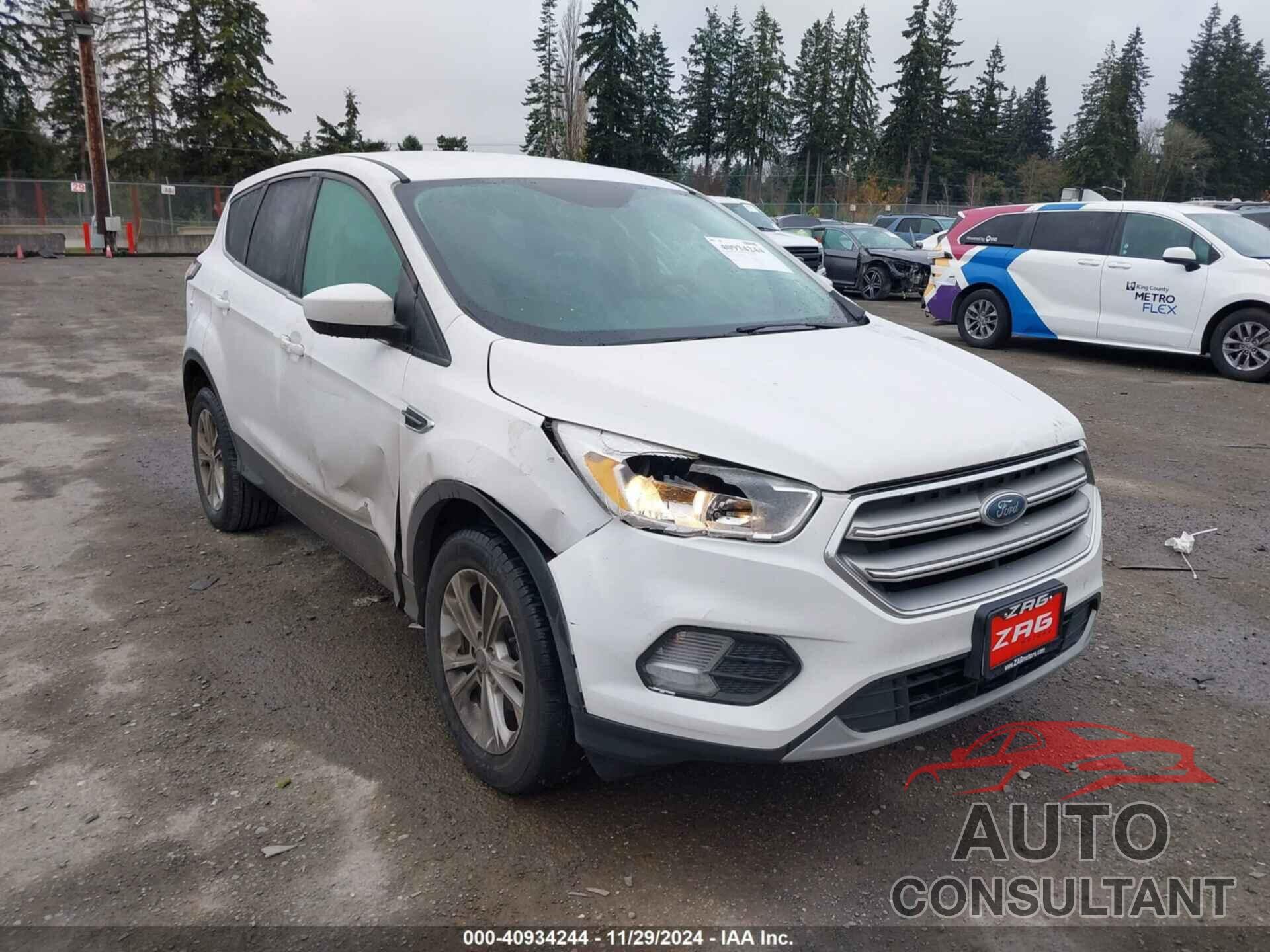 FORD ESCAPE 2017 - 1FMCU0GD7HUE77289