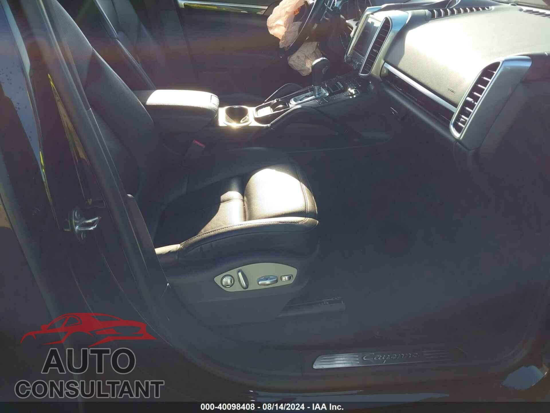 PORSCHE CAYENNE 2017 - WP1AA2A23HKA92085