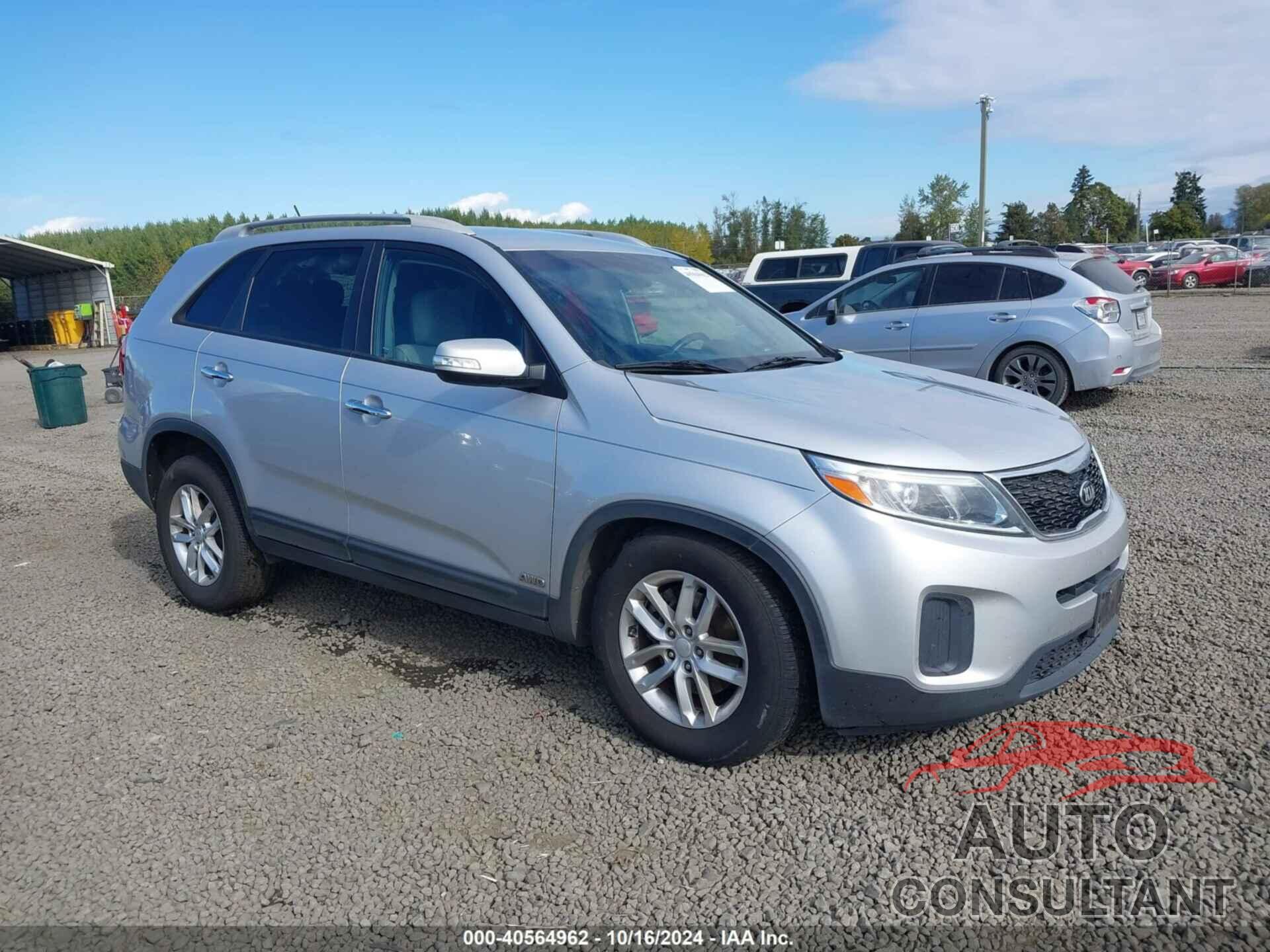 KIA SORENTO 2015 - 5XYKTDA74FG600252